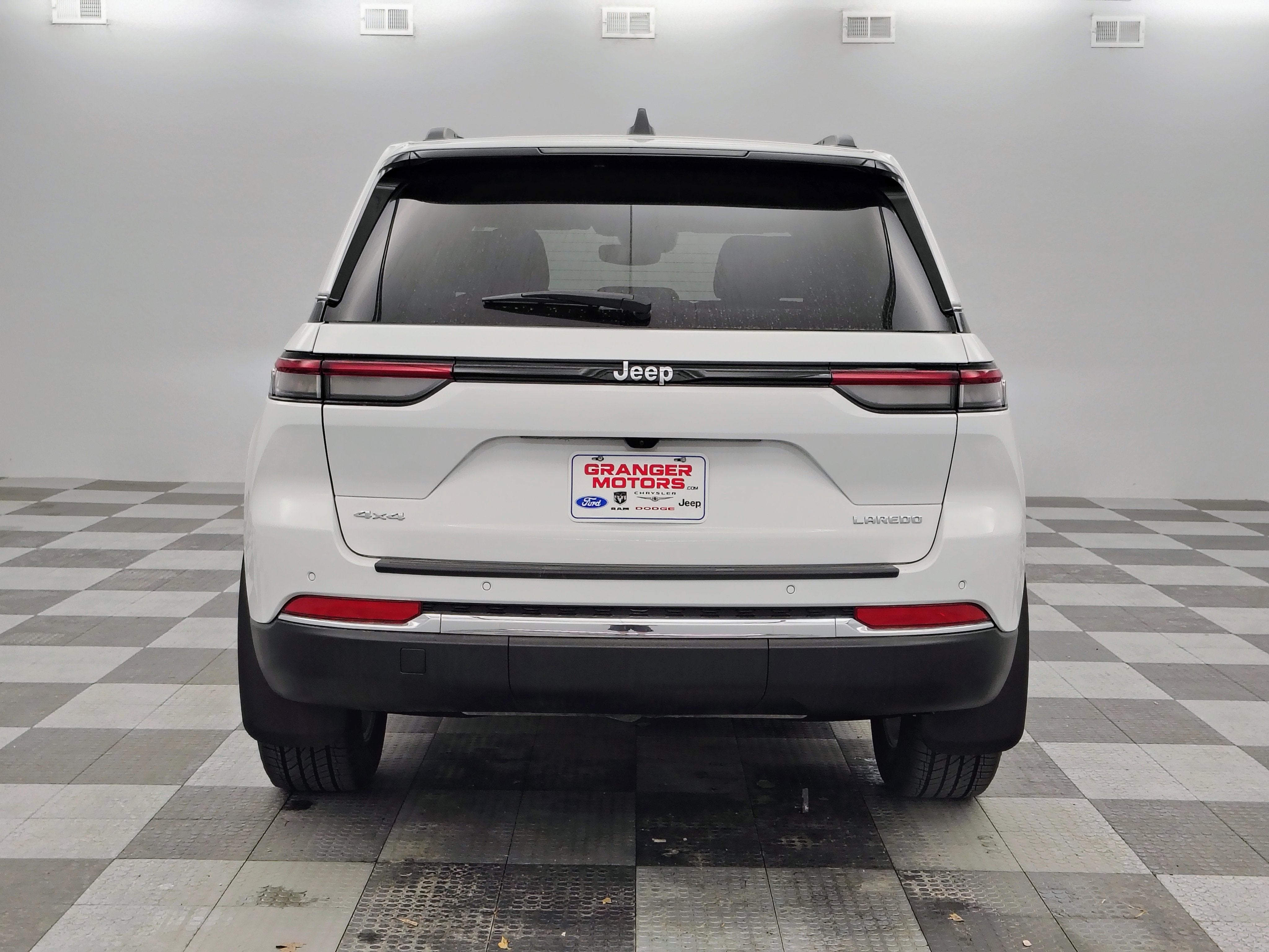 2023 Jeep Grand Cherokee Laredo