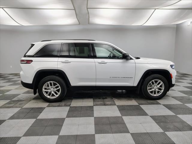 2023 Jeep Grand Cherokee Laredo 4x4