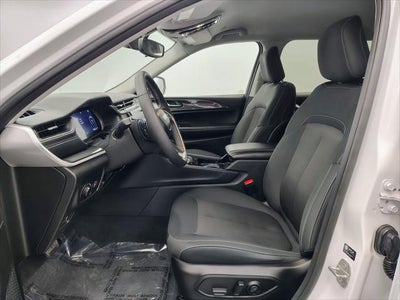 2023 Jeep Grand Cherokee Laredo 4x4