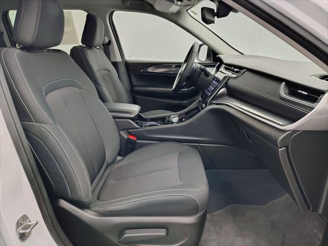 2023 Jeep Grand Cherokee Laredo 4x4