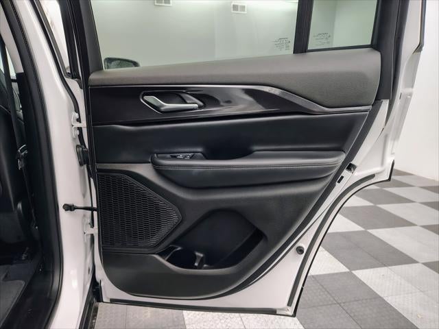 2023 Jeep Grand Cherokee Laredo 4x4