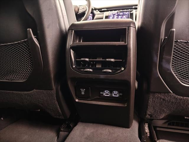 2023 Jeep Grand Cherokee Laredo 4x4