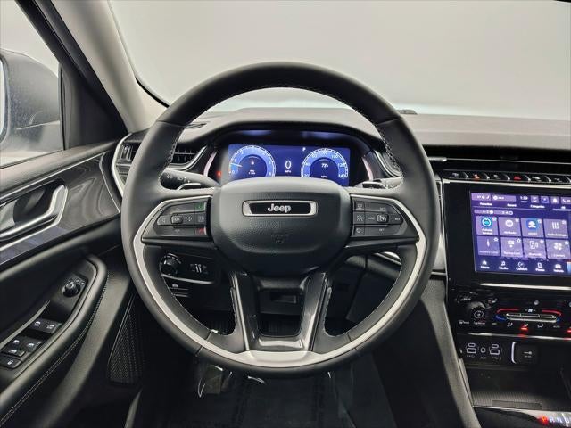 2023 Jeep Grand Cherokee Laredo 4x4
