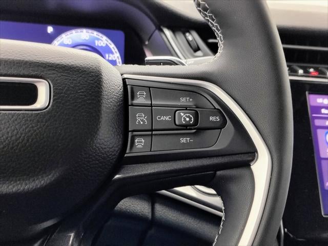 2023 Jeep Grand Cherokee Laredo 4x4