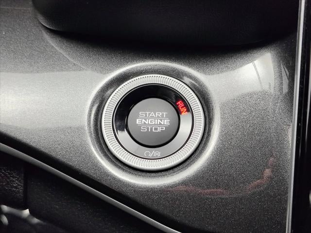 2023 Jeep Grand Cherokee Laredo 4x4