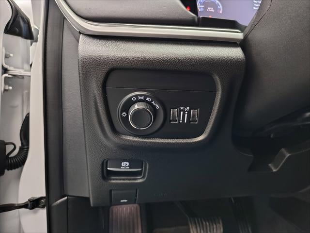 2023 Jeep Grand Cherokee Laredo 4x4