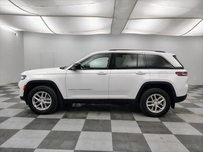 2023 Jeep Grand Cherokee Laredo 4x4