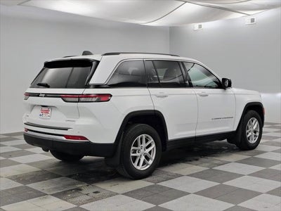 2023 Jeep Grand Cherokee Laredo 4x4