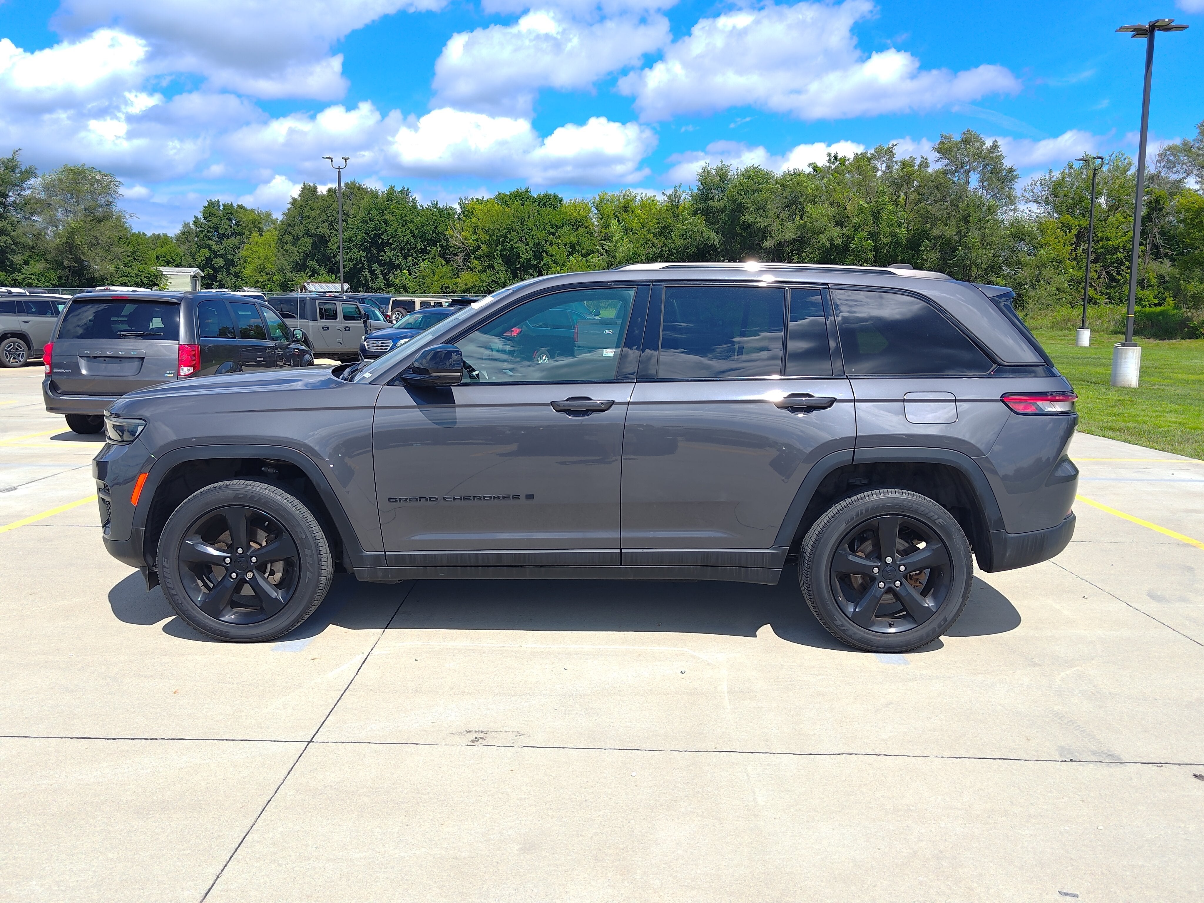 2023 Jeep Grand Cherokee Laredo
