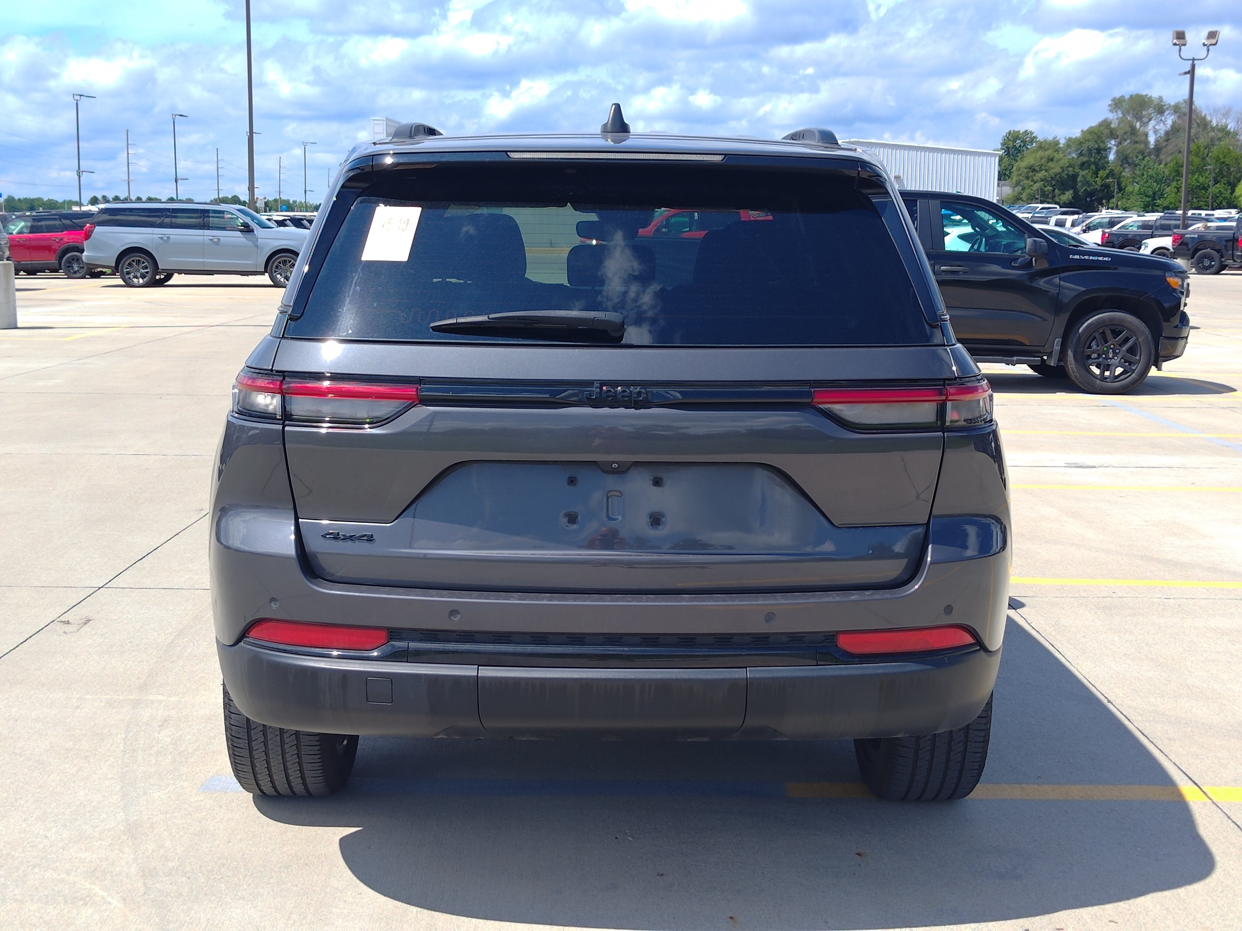 2023 Jeep Grand Cherokee Laredo
