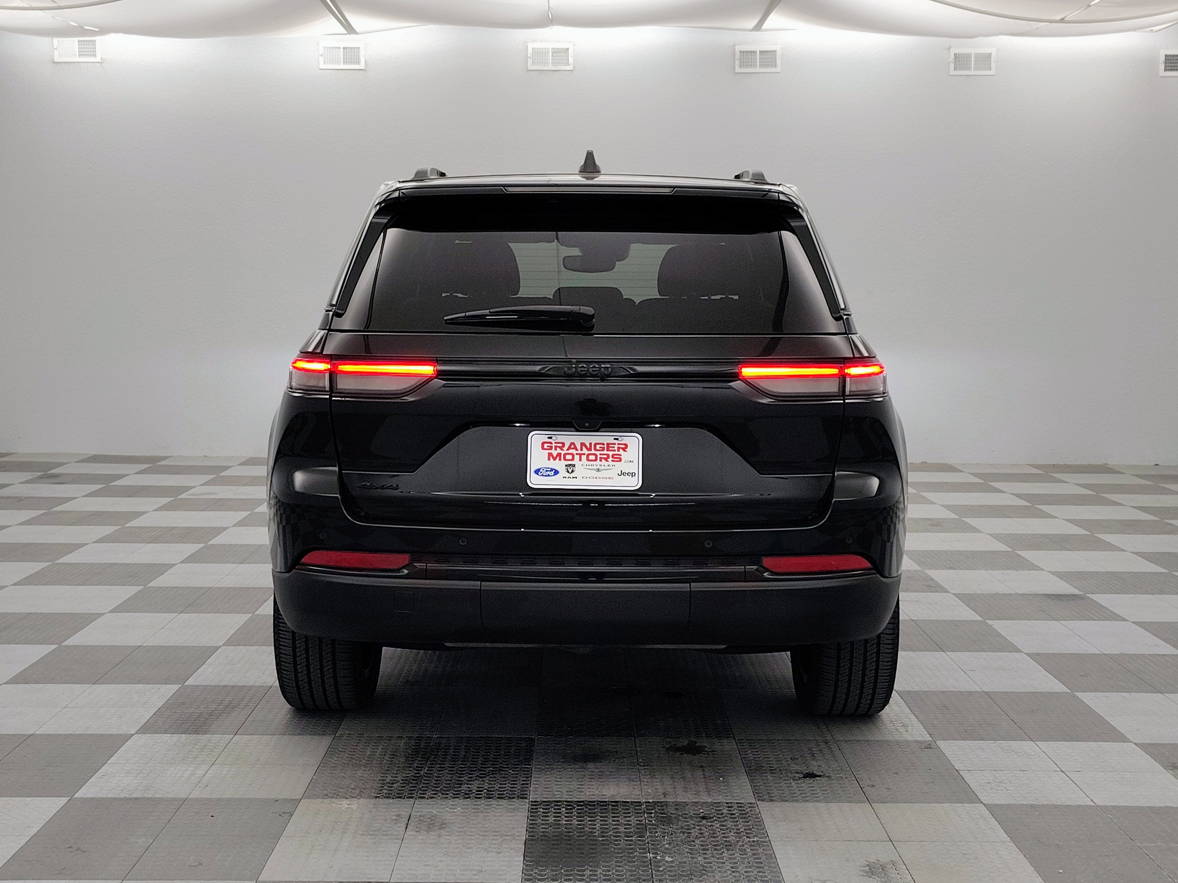 2023 Jeep Grand Cherokee Altitude 4x4