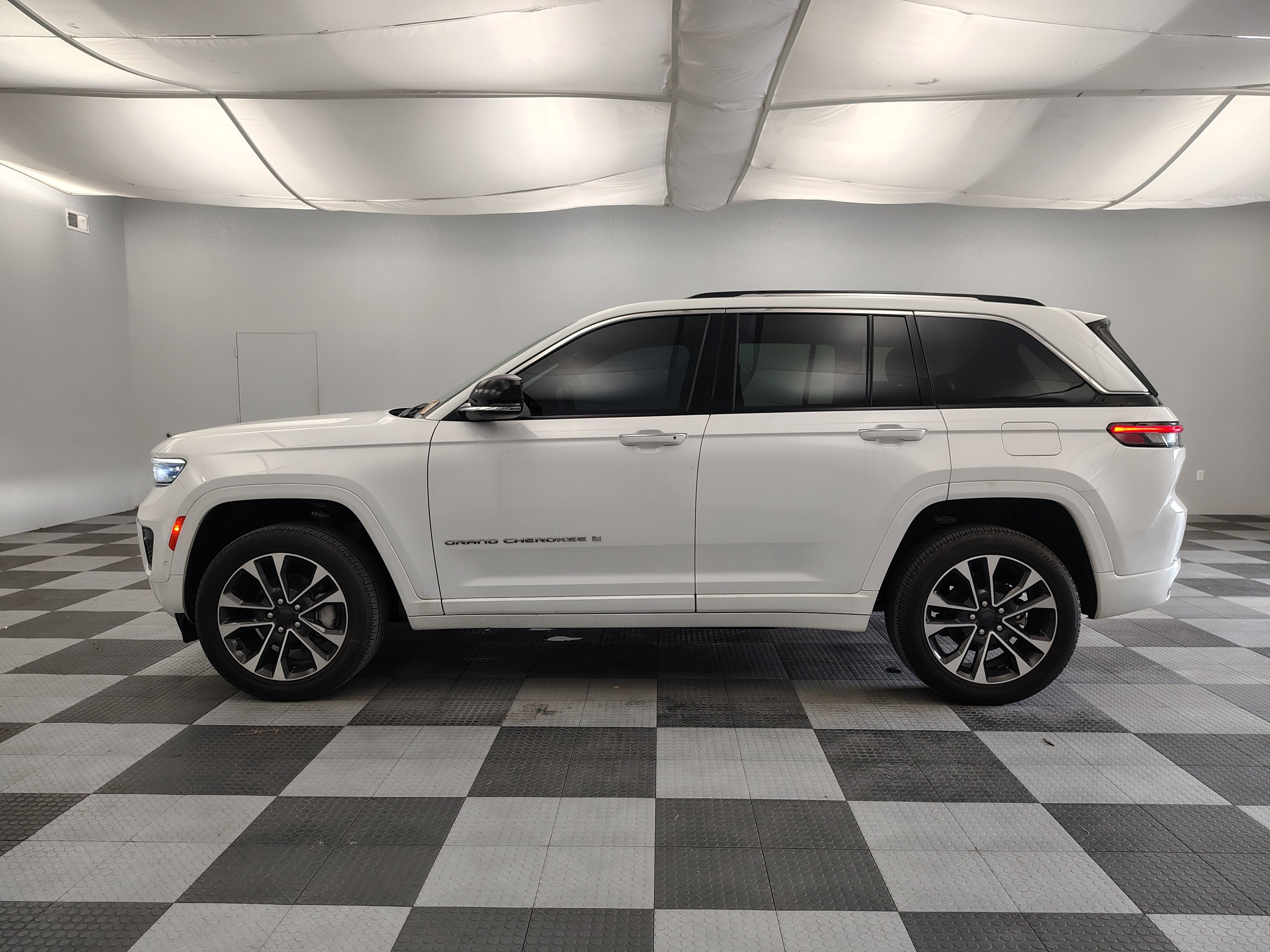 2022 Jeep Grand Cherokee Overland