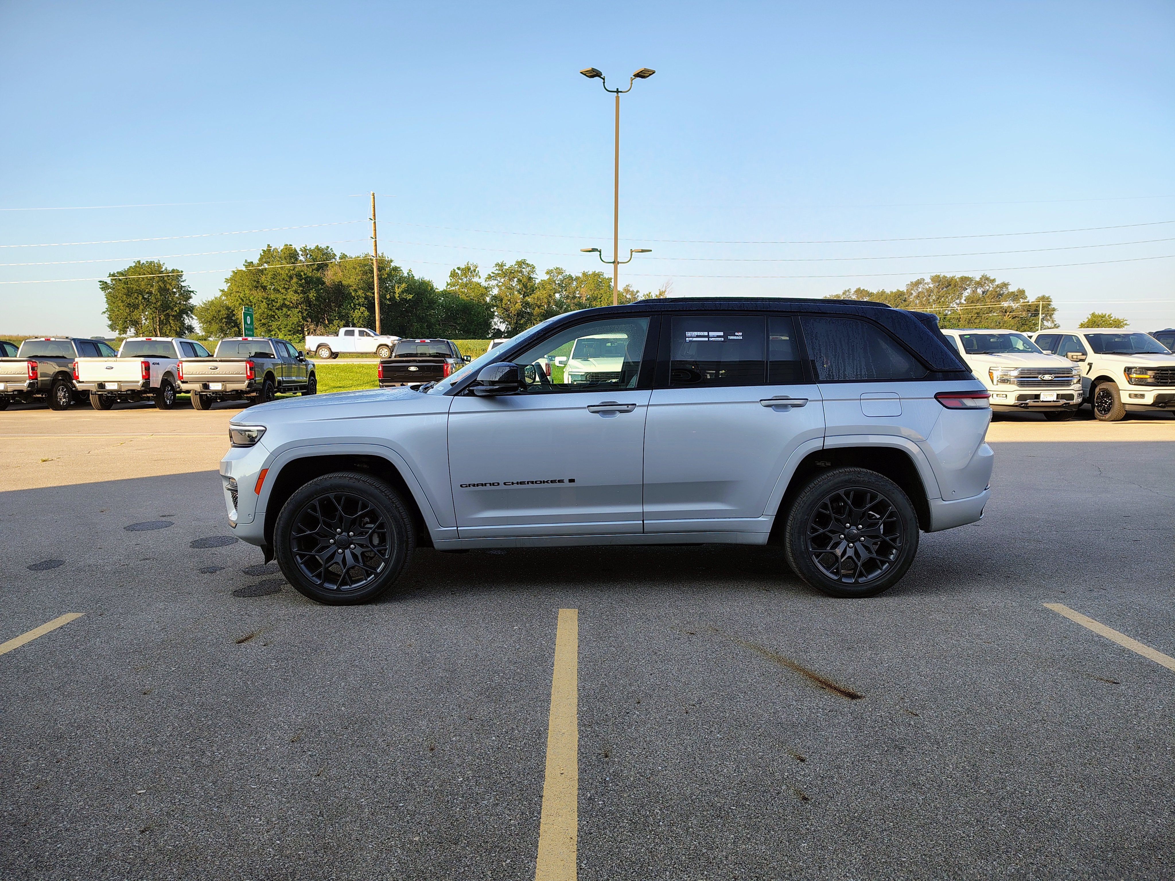 2025 Jeep Grand Cherokee Summit