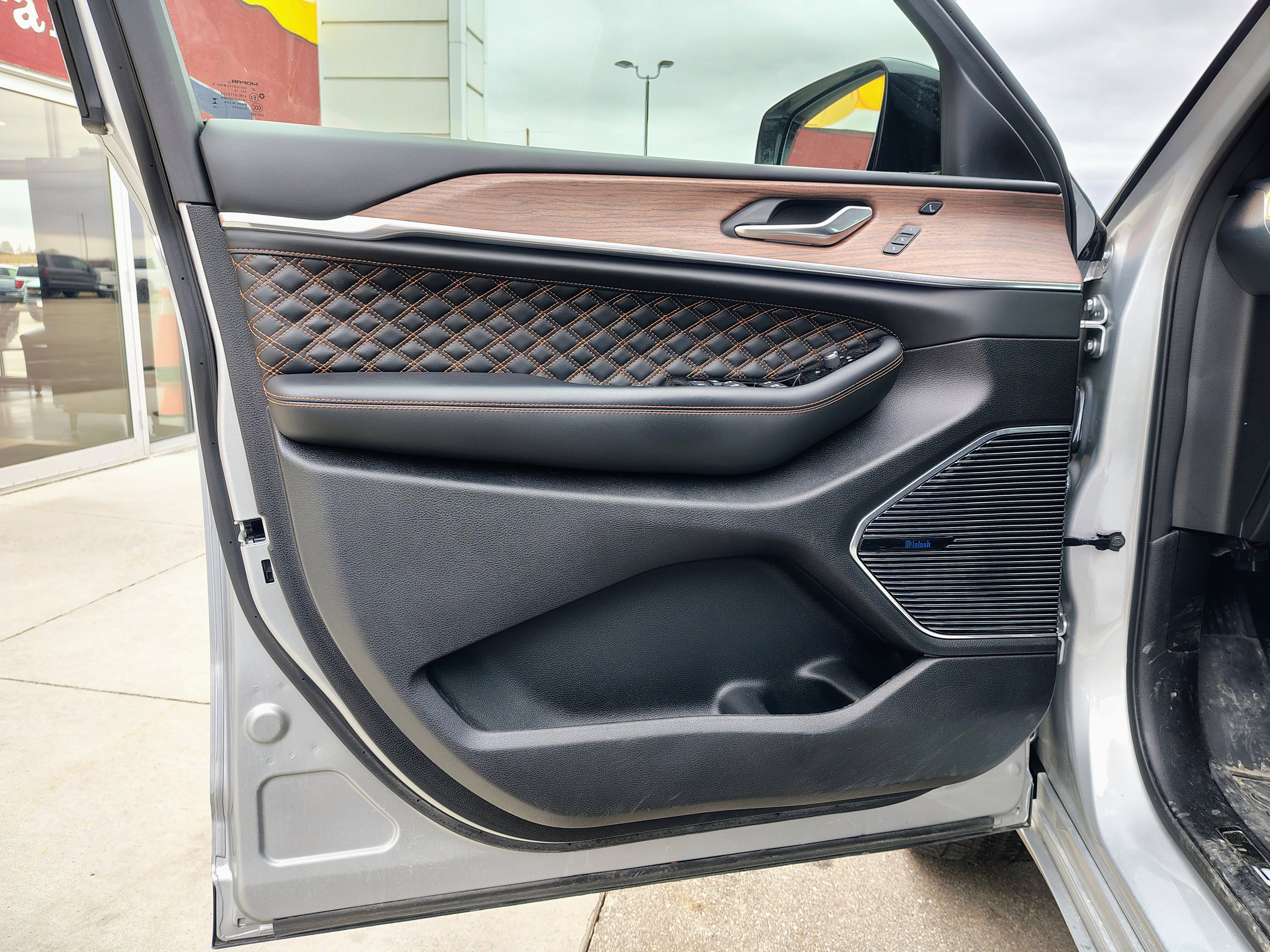 2024 Jeep Grand Cherokee Summit