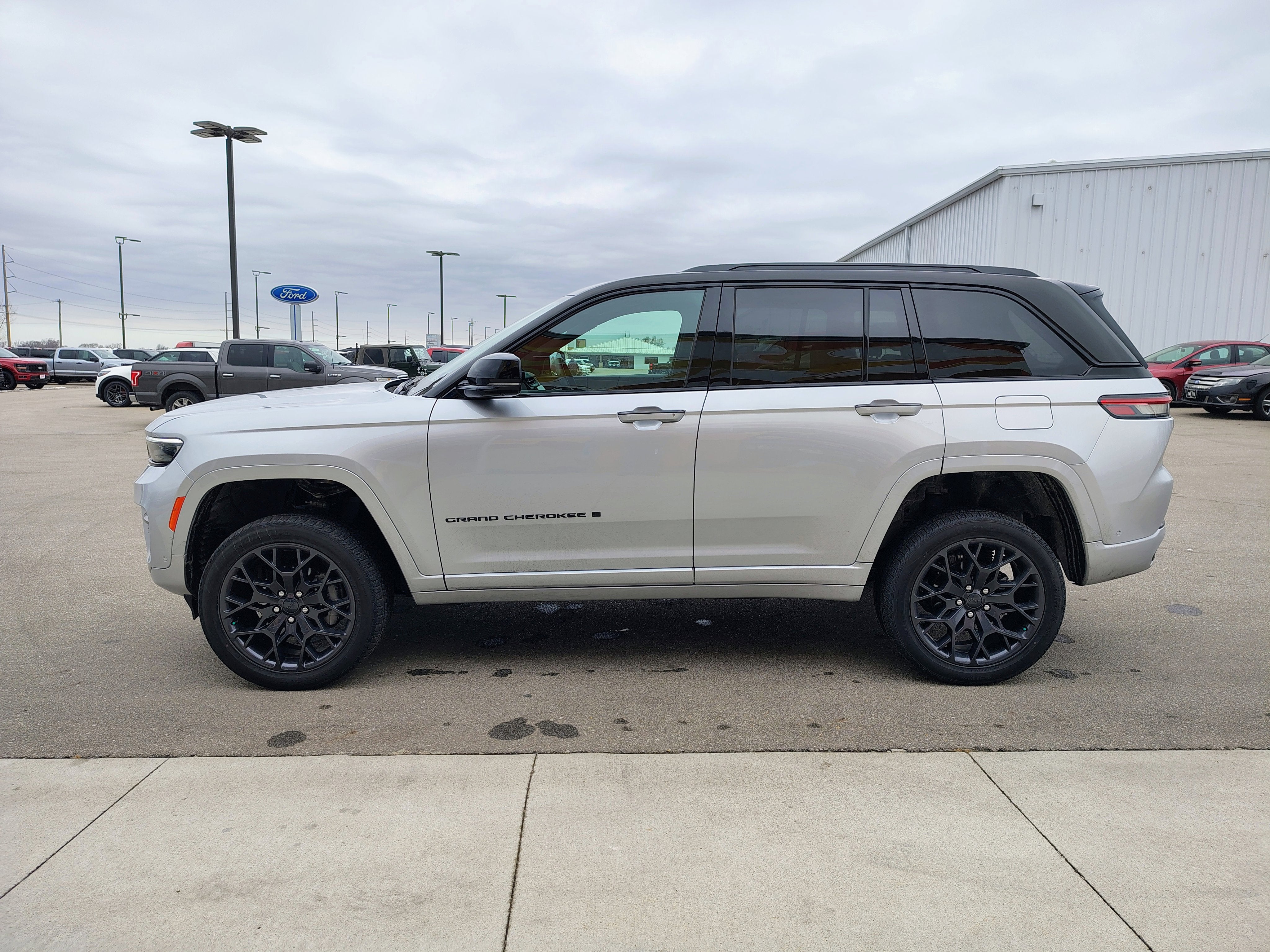 2024 Jeep Grand Cherokee Summit