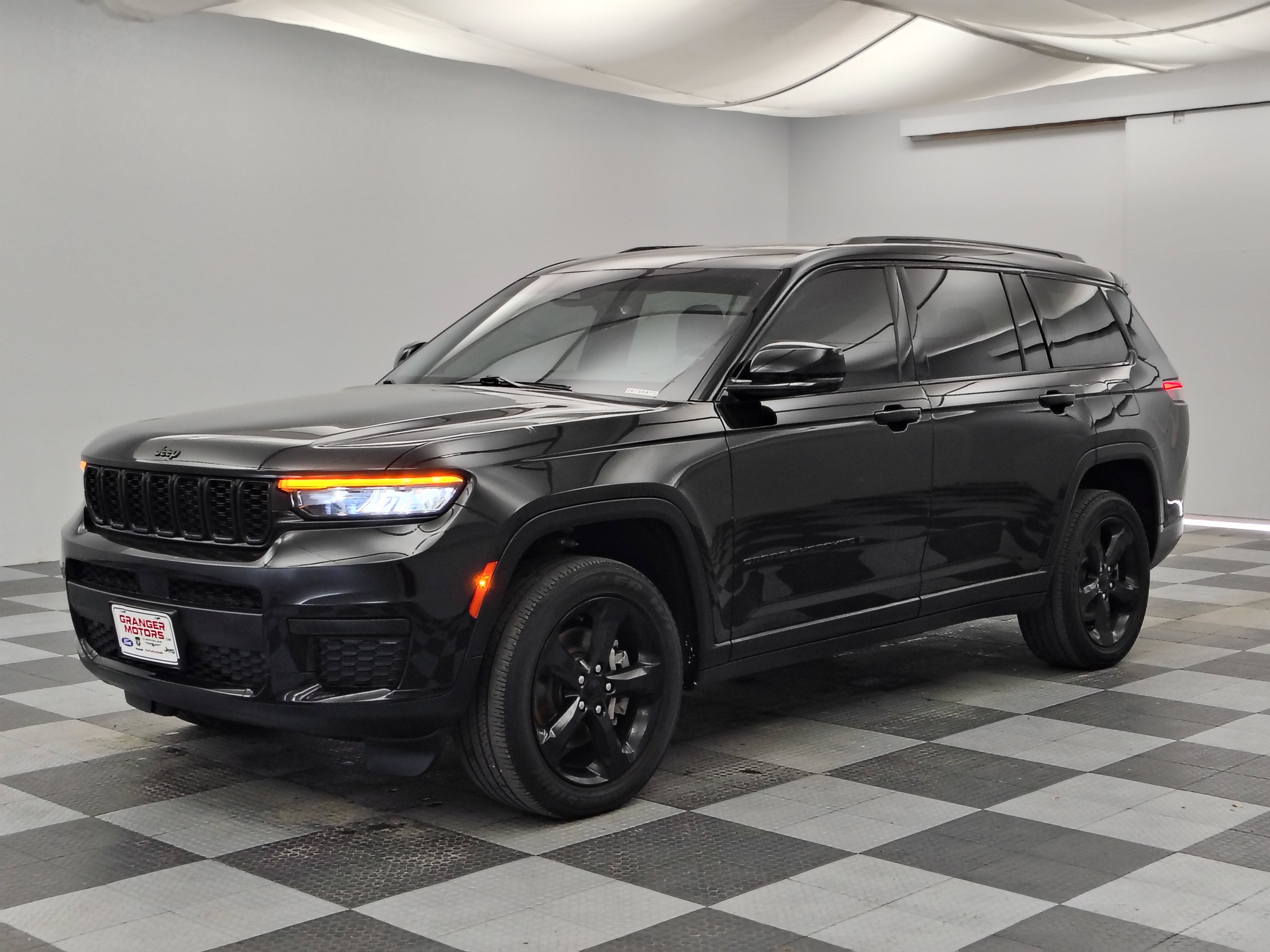 2023 Jeep Grand Cherokee L Laredo