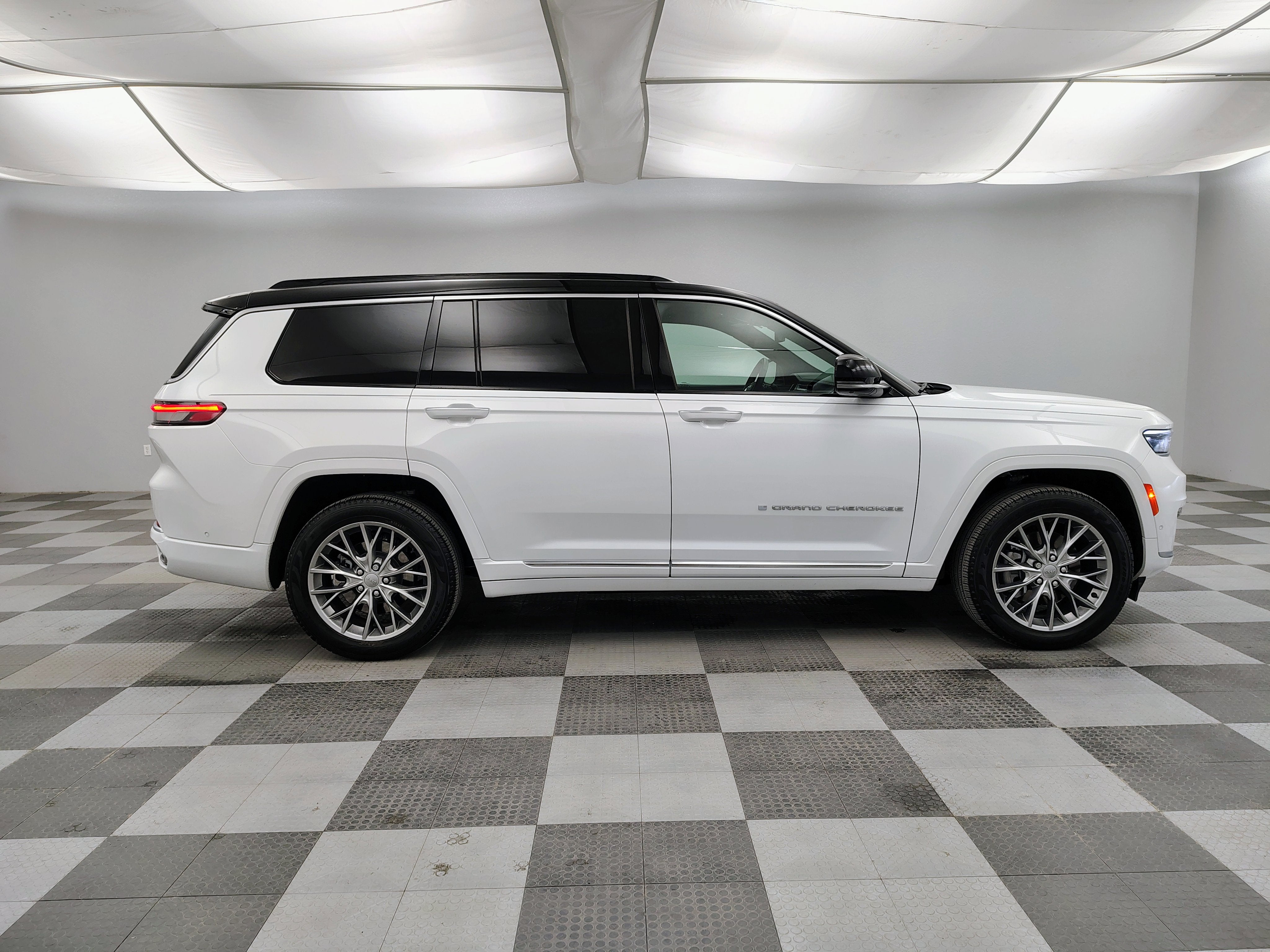 2025 Jeep Grand Cherokee L Summit 4x4