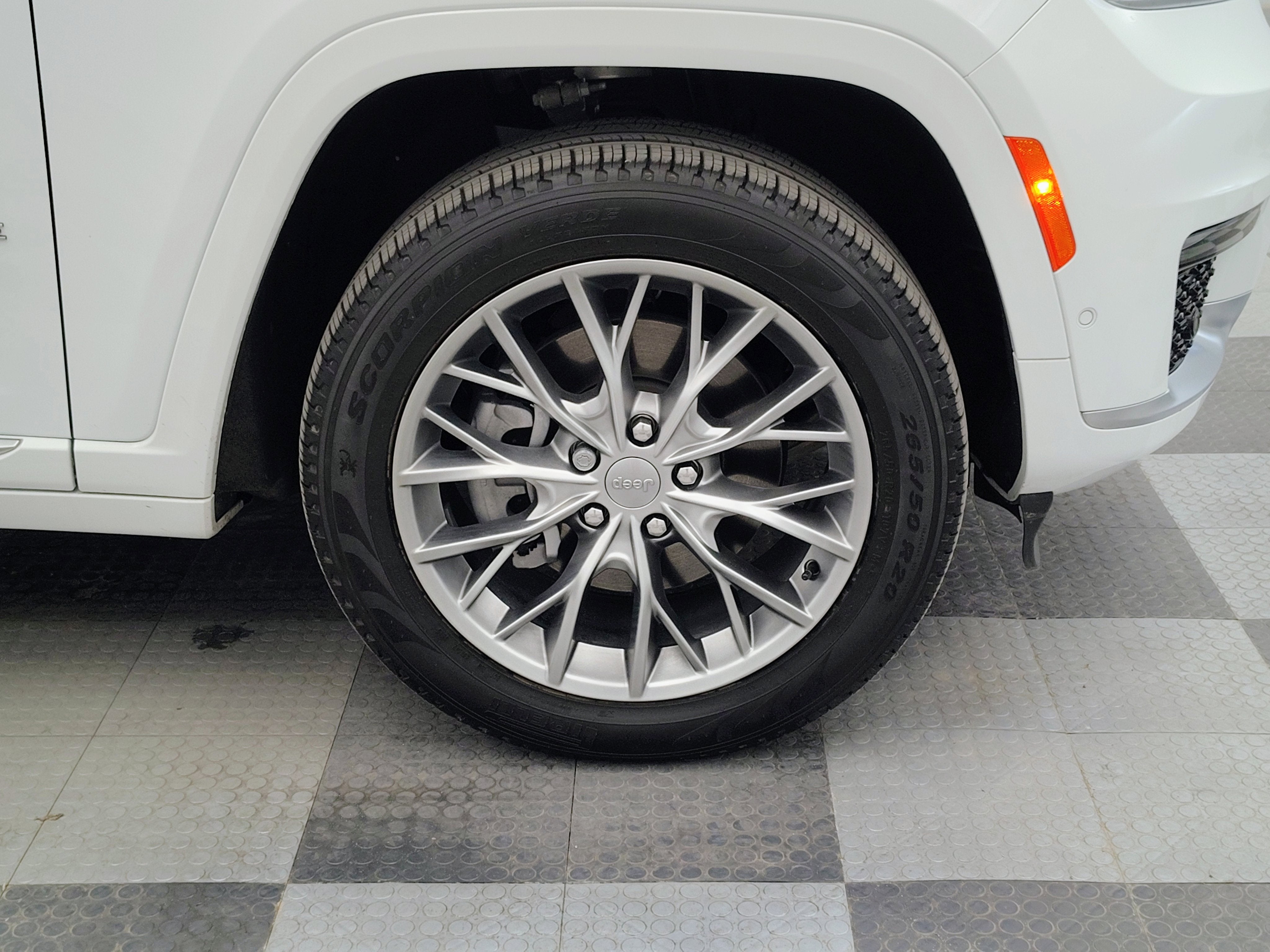 2025 Jeep Grand Cherokee L Summit 4x4