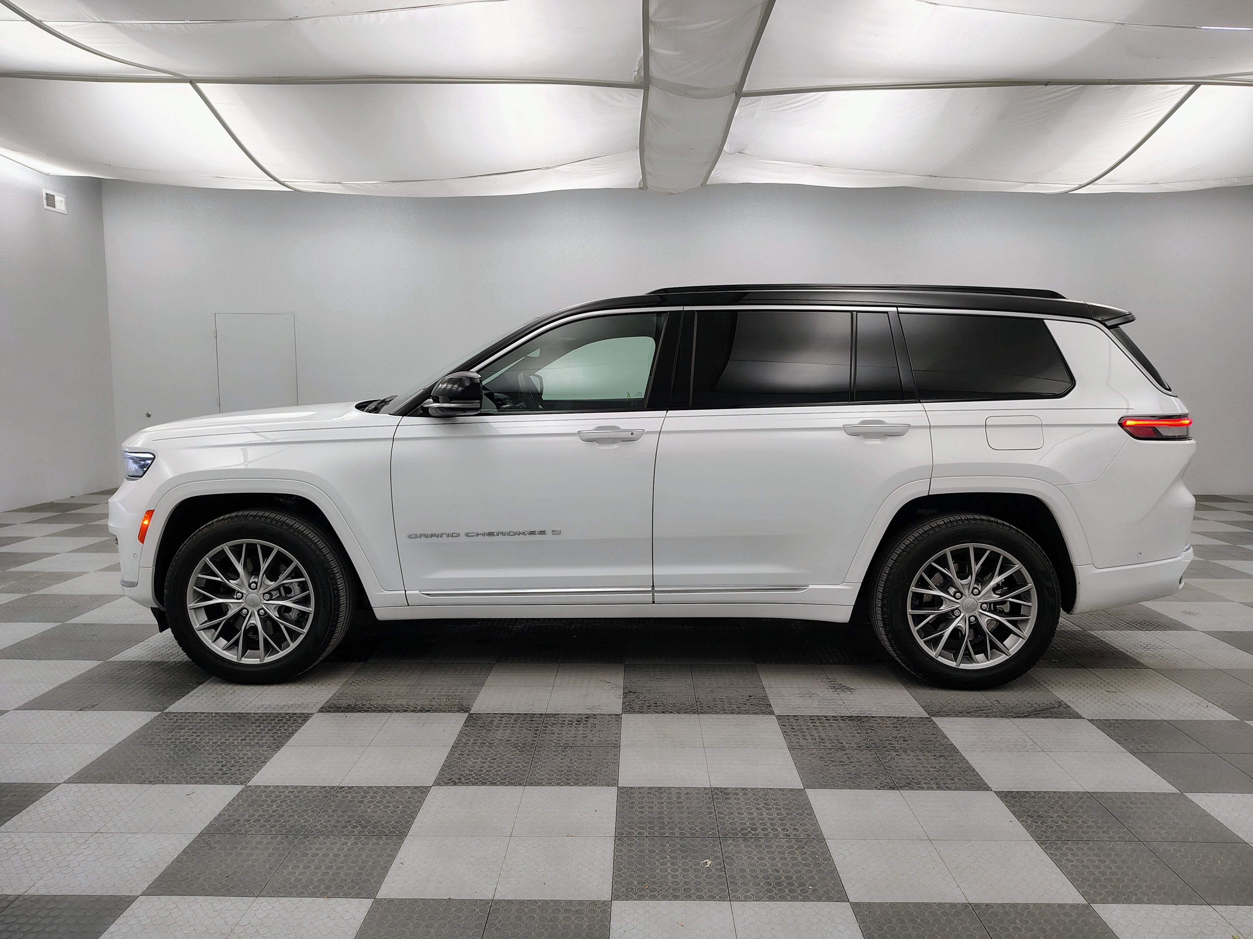 2025 Jeep Grand Cherokee L Summit 4x4