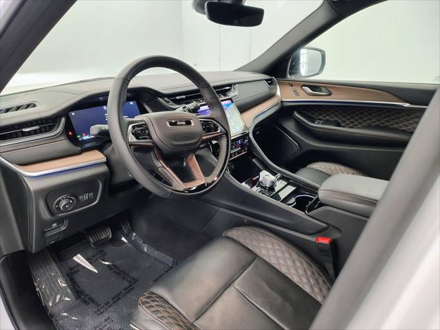 2025 Jeep Grand Cherokee L Summit 4x4