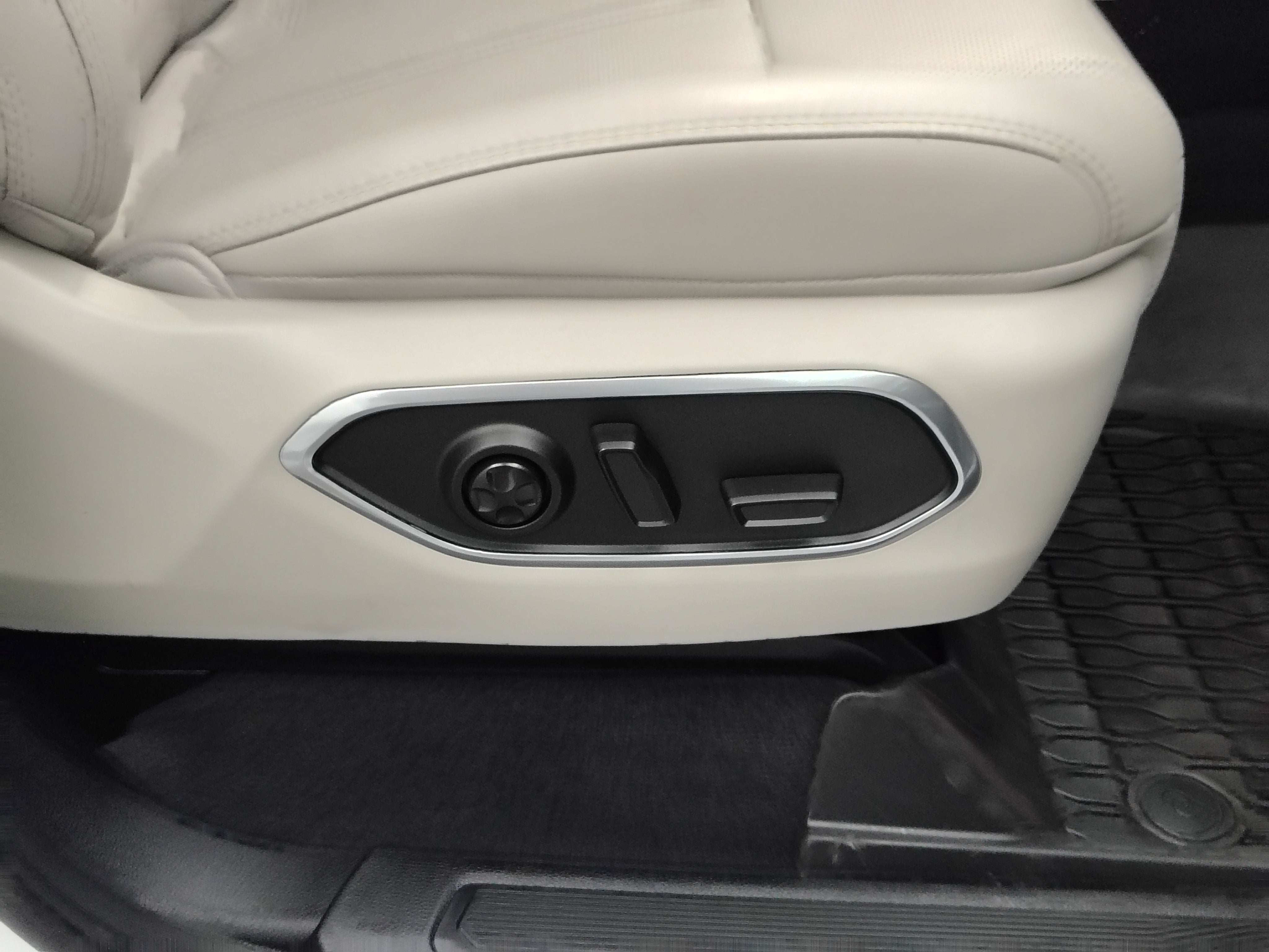 2024 Jeep Wagoneer L Series III