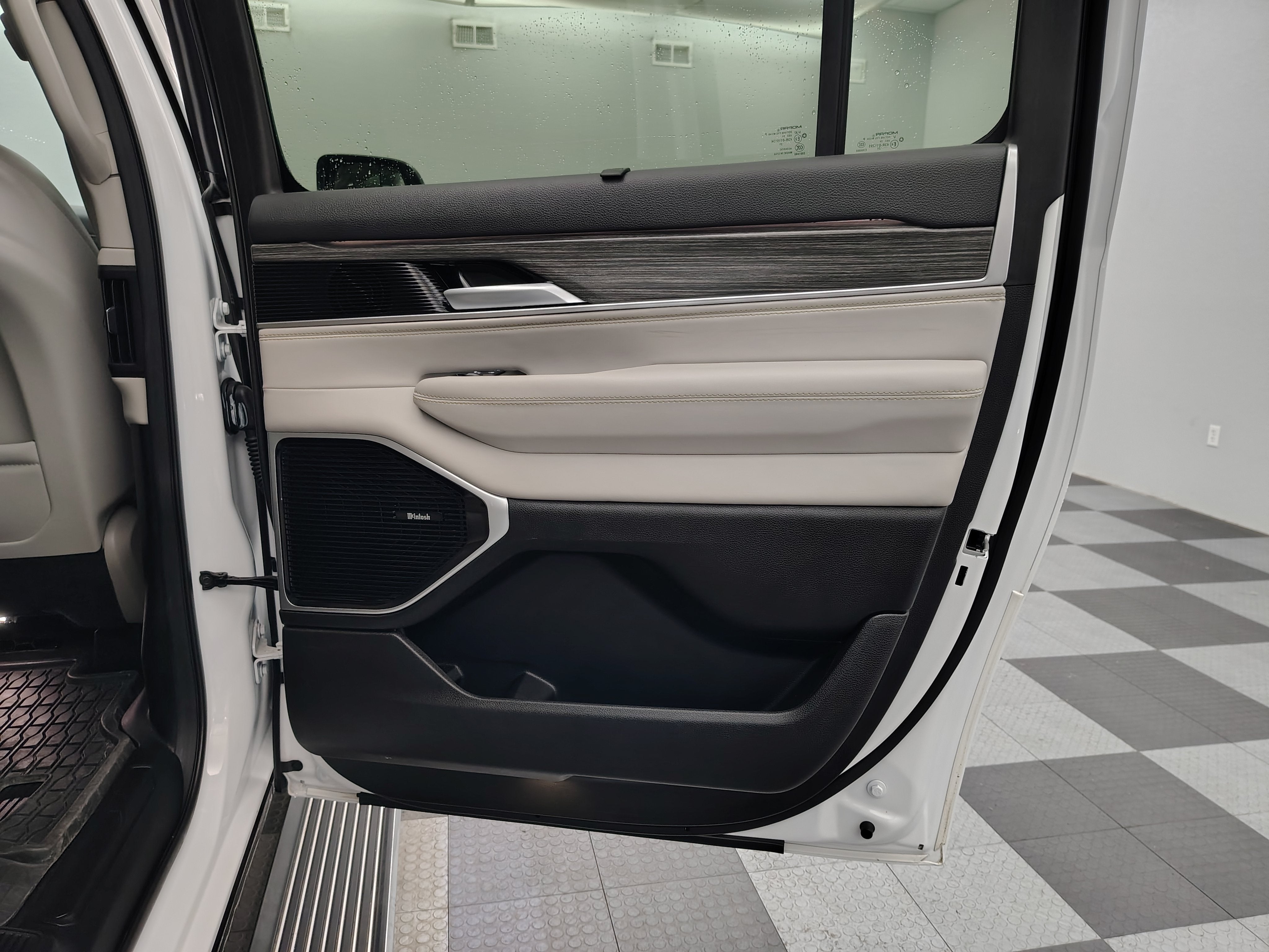 2024 Jeep Wagoneer L Series III