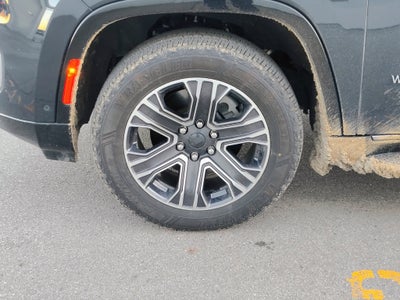 2024 Jeep Wagoneer Base