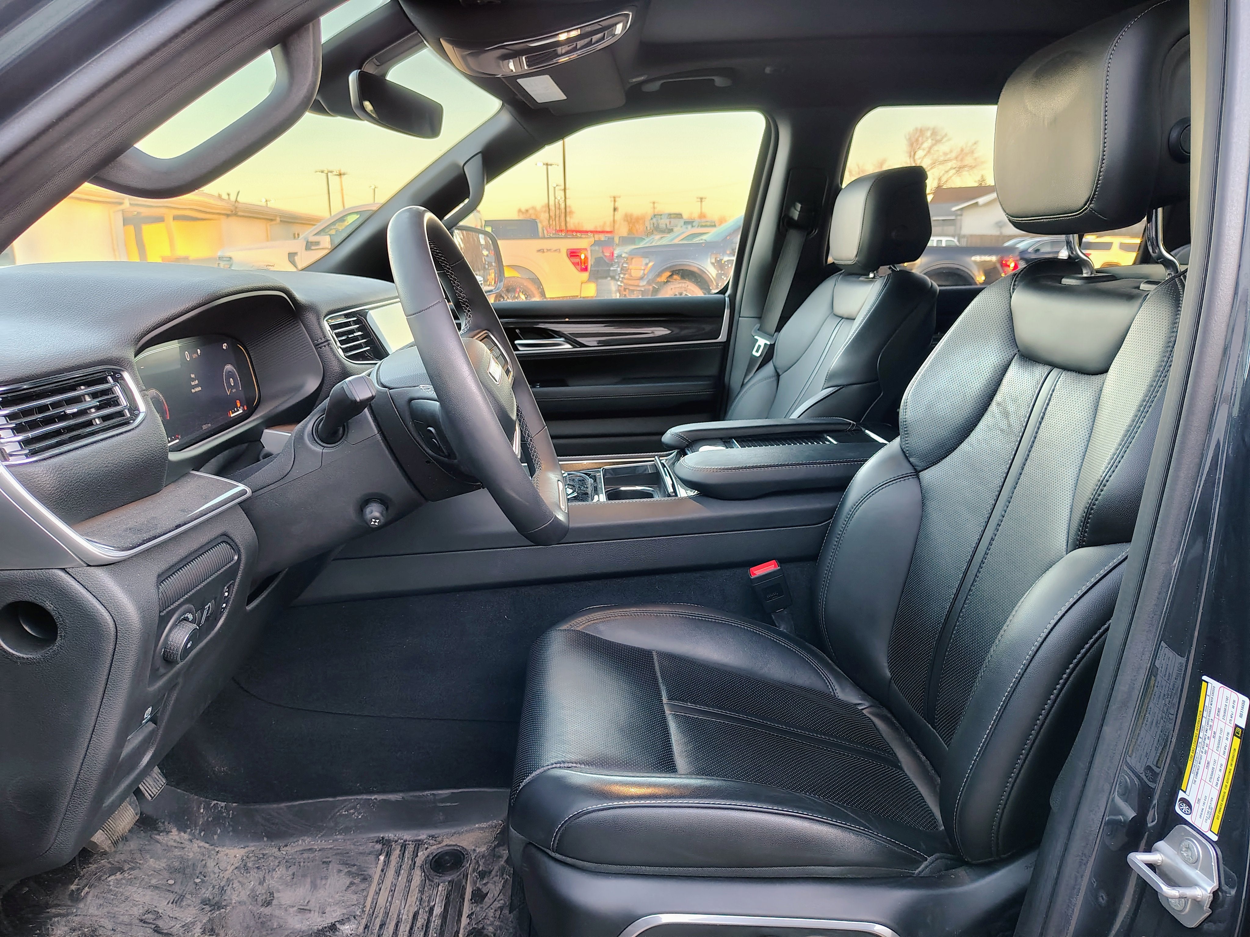 2024 Jeep Wagoneer Base