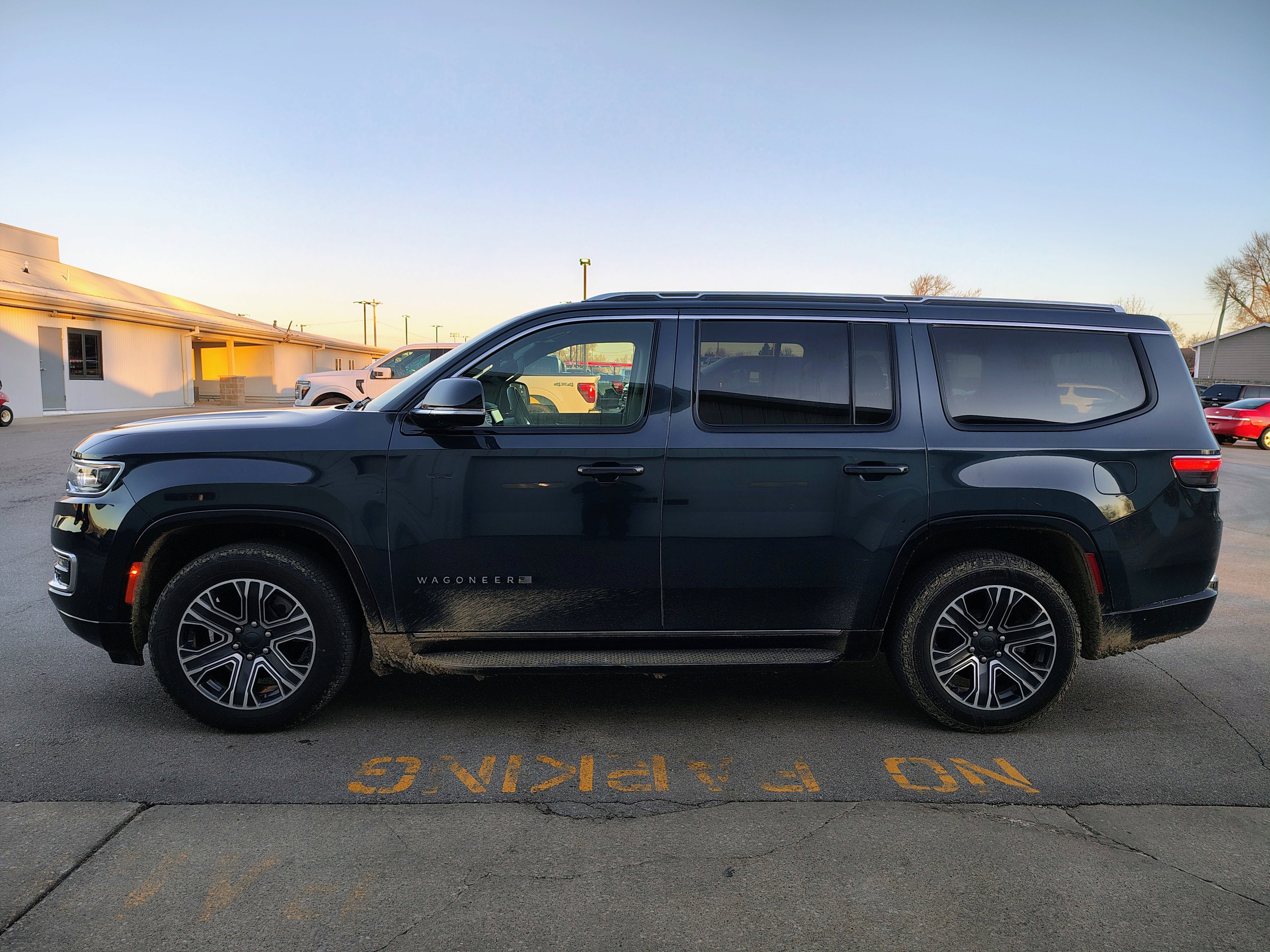 2024 Jeep Wagoneer Base