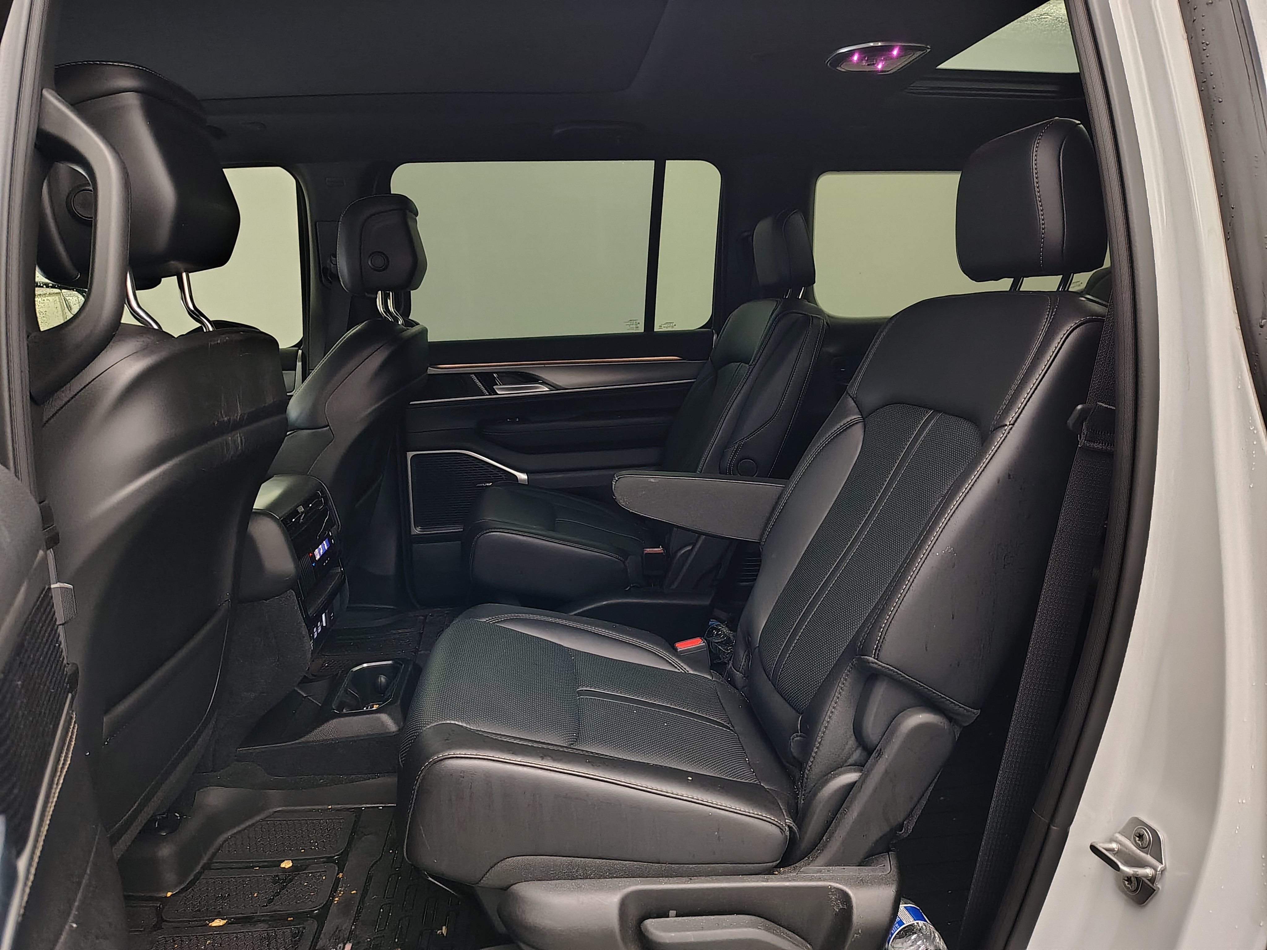 2026 Jeep Grand Wagoneer Base