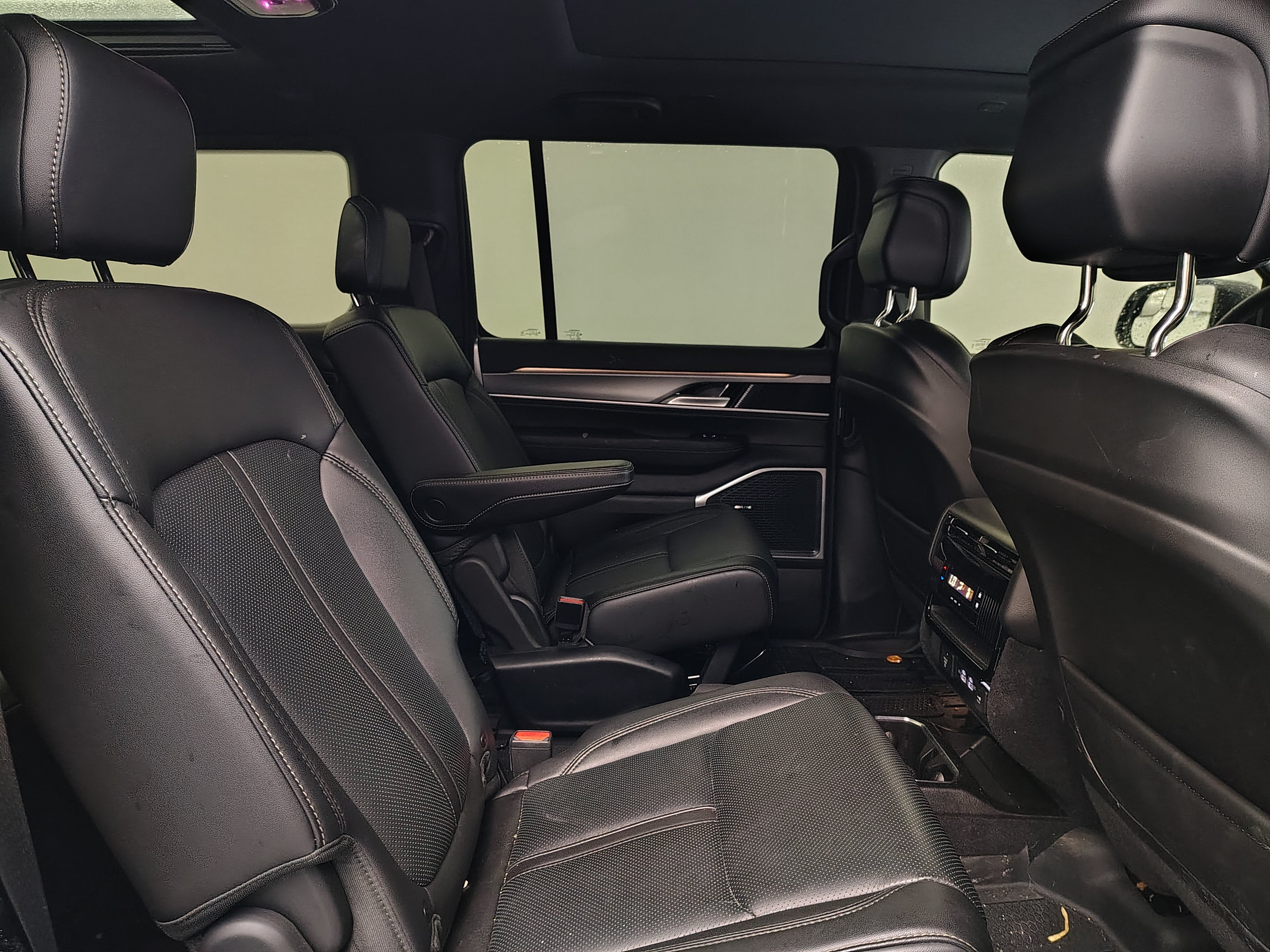 2026 Jeep Grand Wagoneer Base