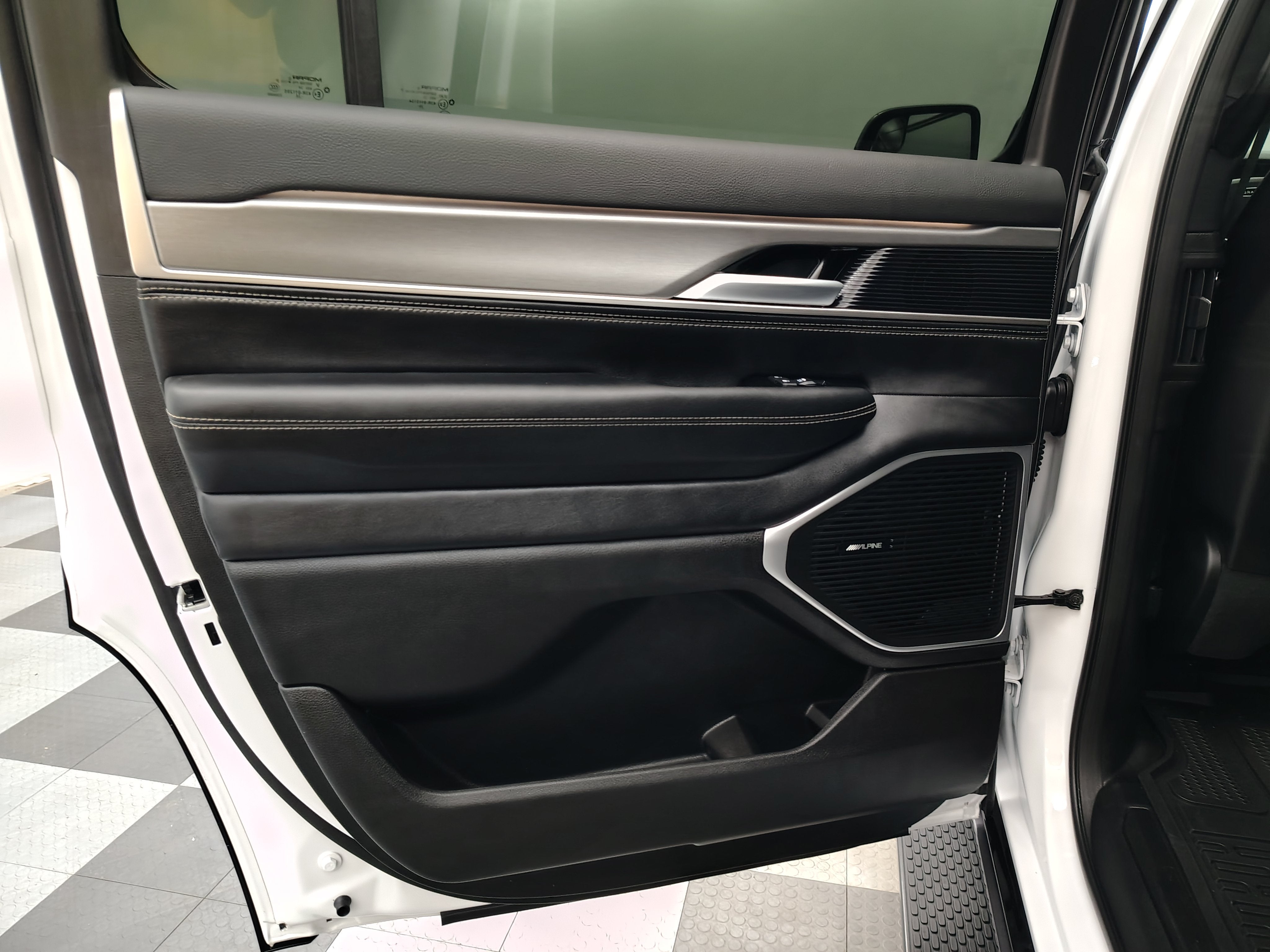 2026 Jeep Grand Wagoneer Base