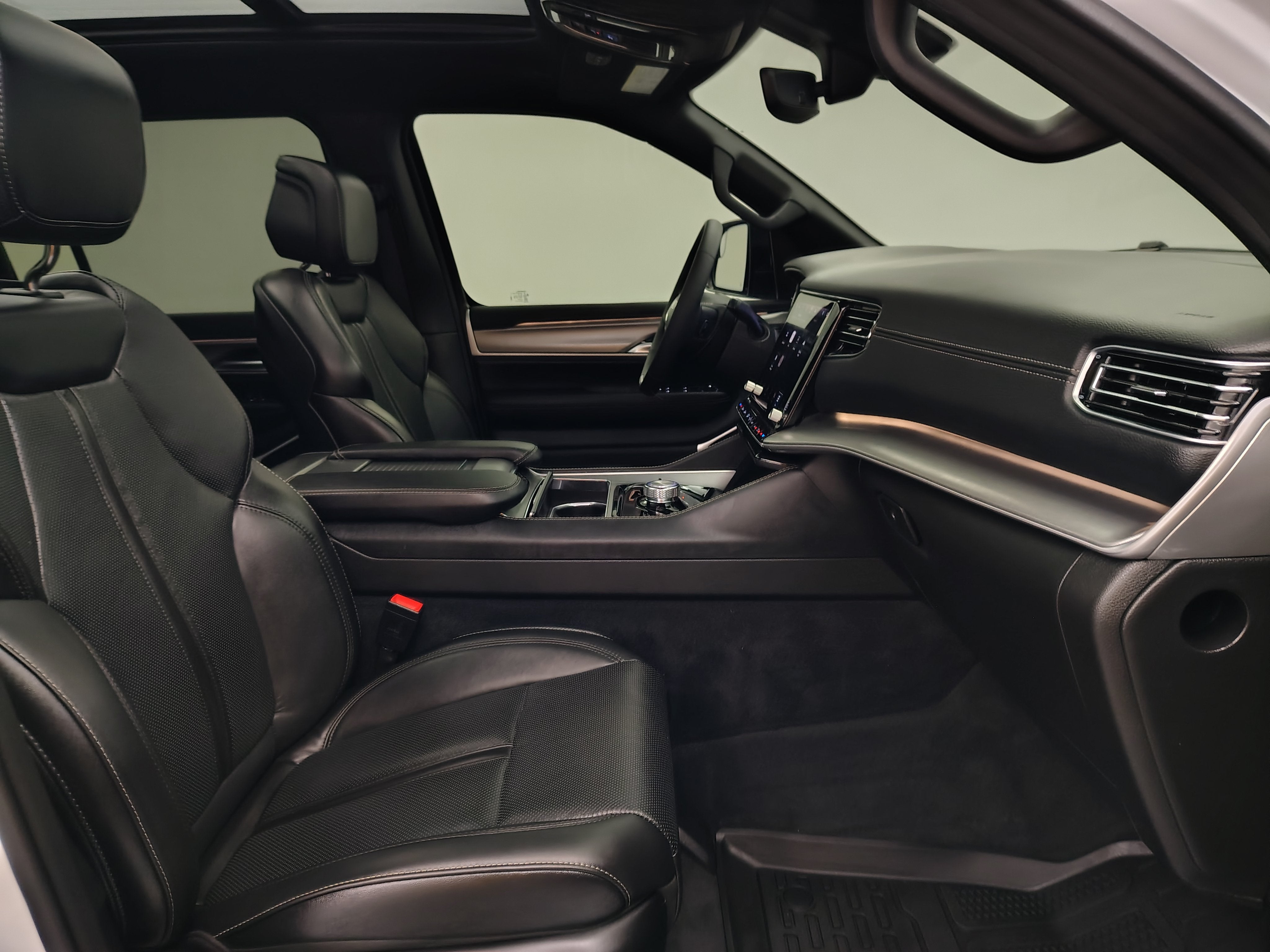 2026 Jeep Grand Wagoneer Base