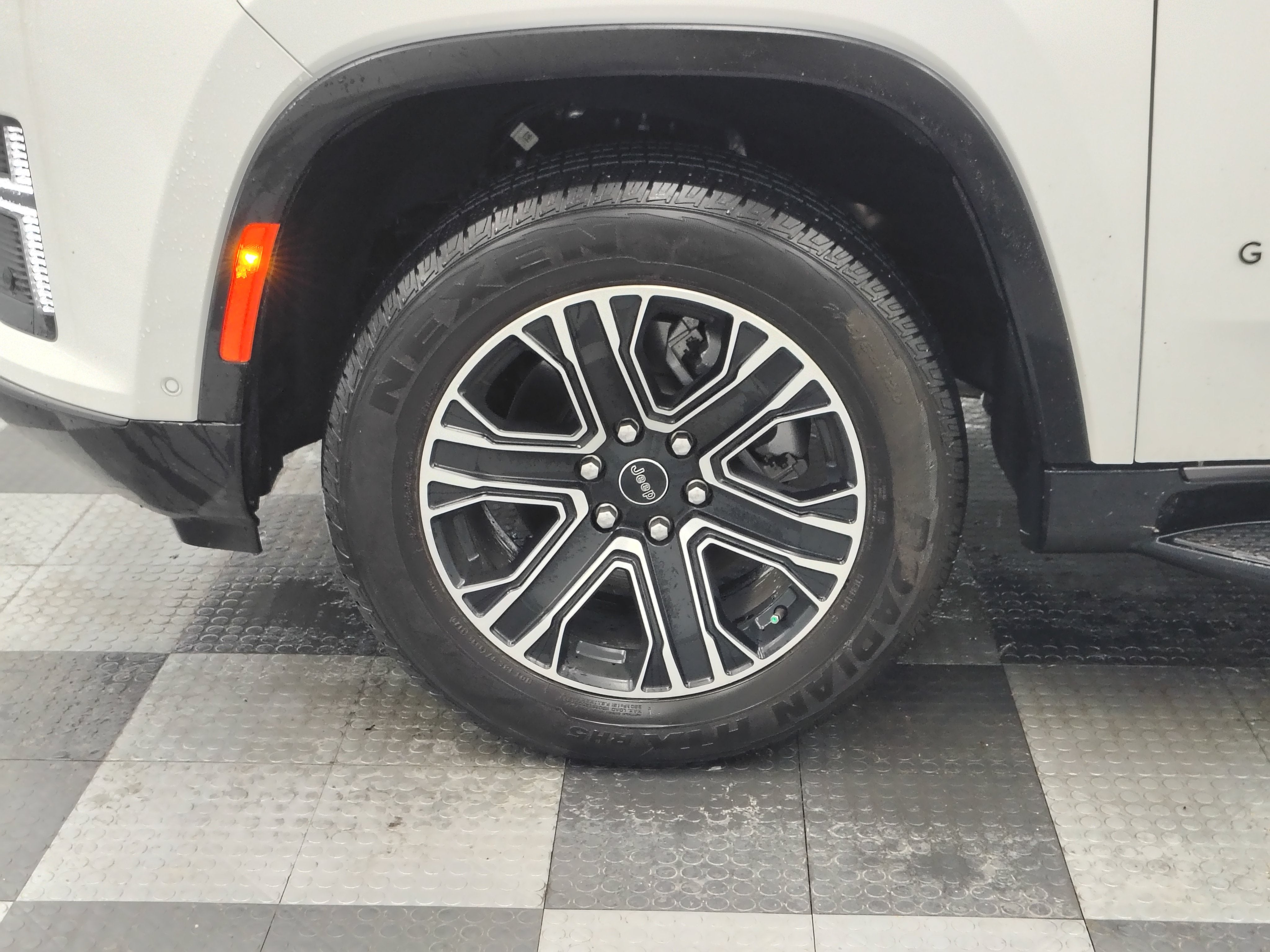2026 Jeep Grand Wagoneer Base