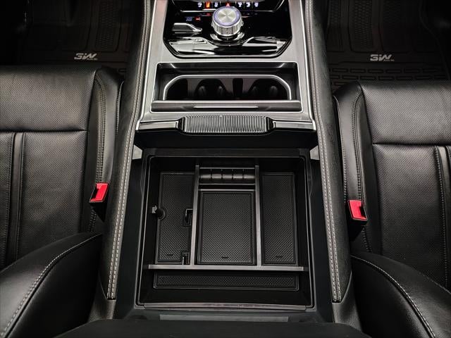 2026 Jeep Grand Wagoneer Base