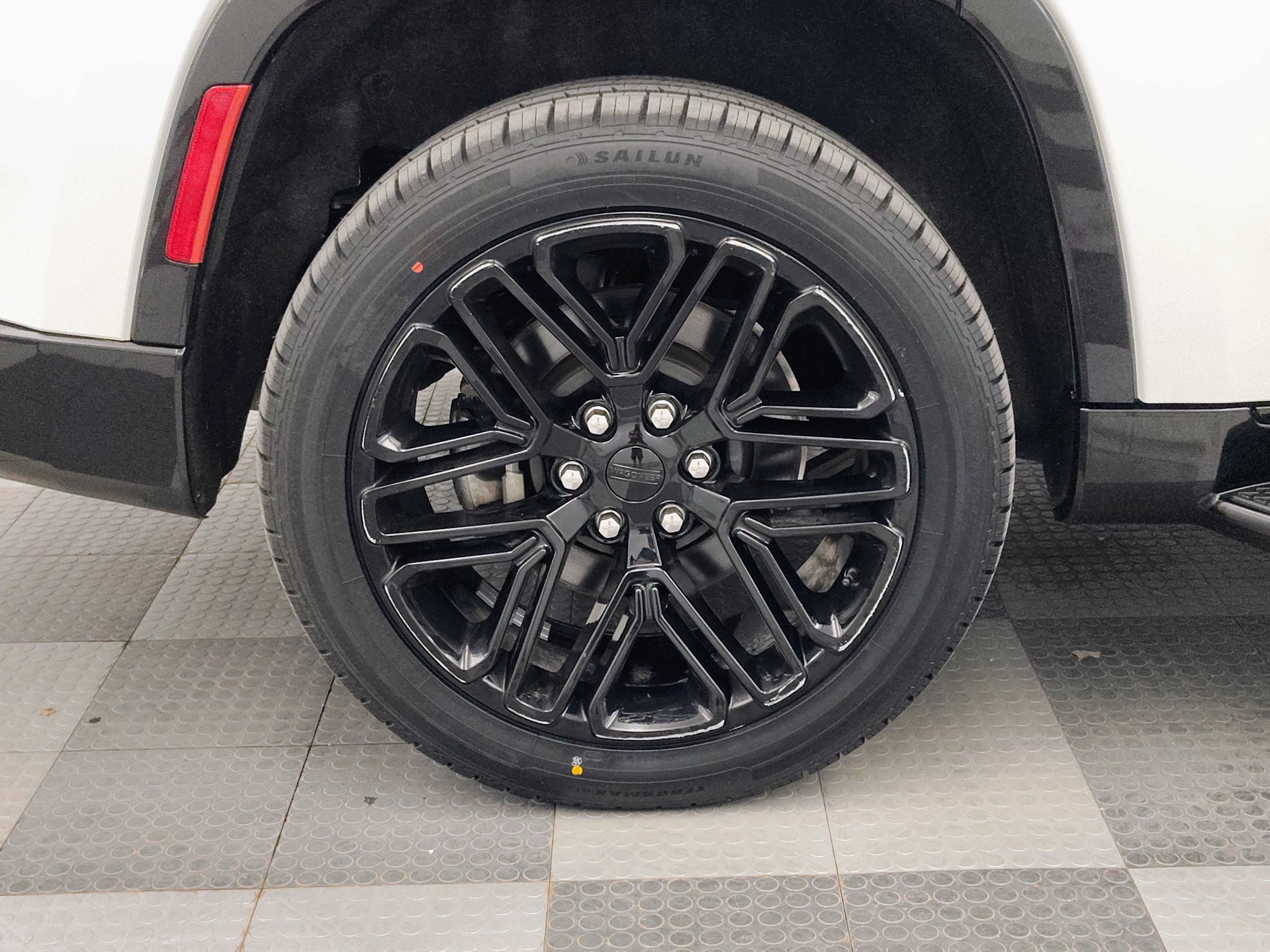 2024 Jeep Wagoneer Series II Carbide