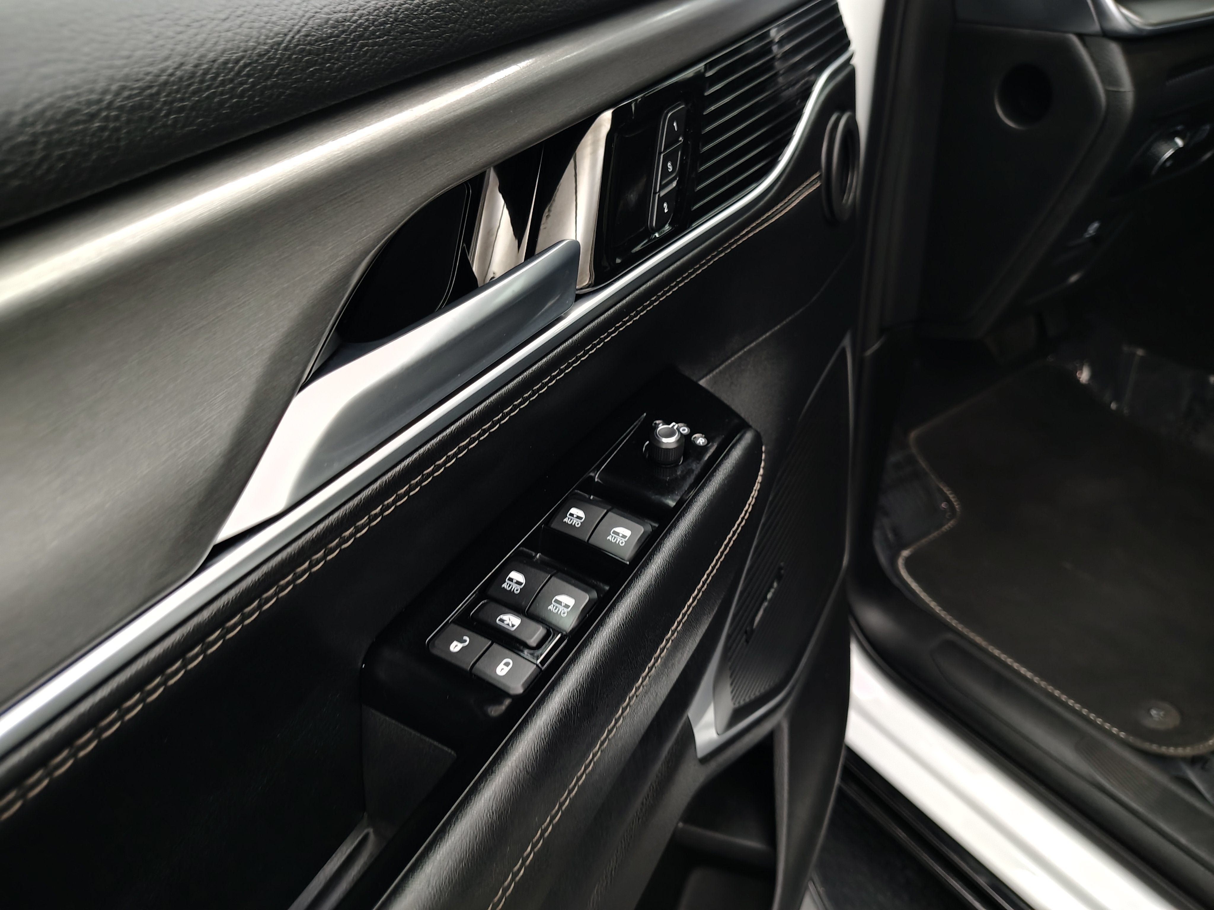 2024 Jeep Wagoneer Series II Carbide