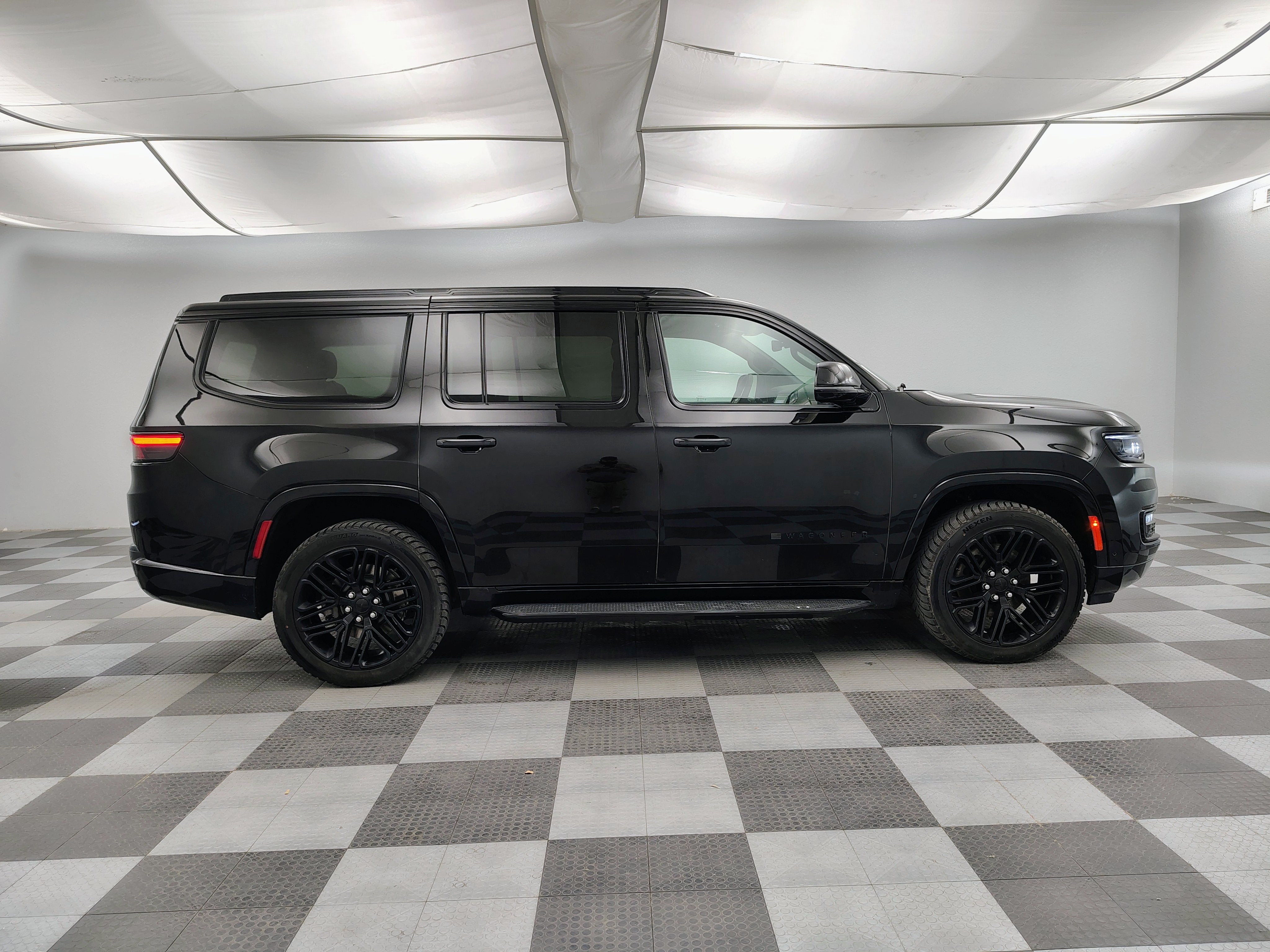 2024 Jeep Wagoneer Series II Carbide