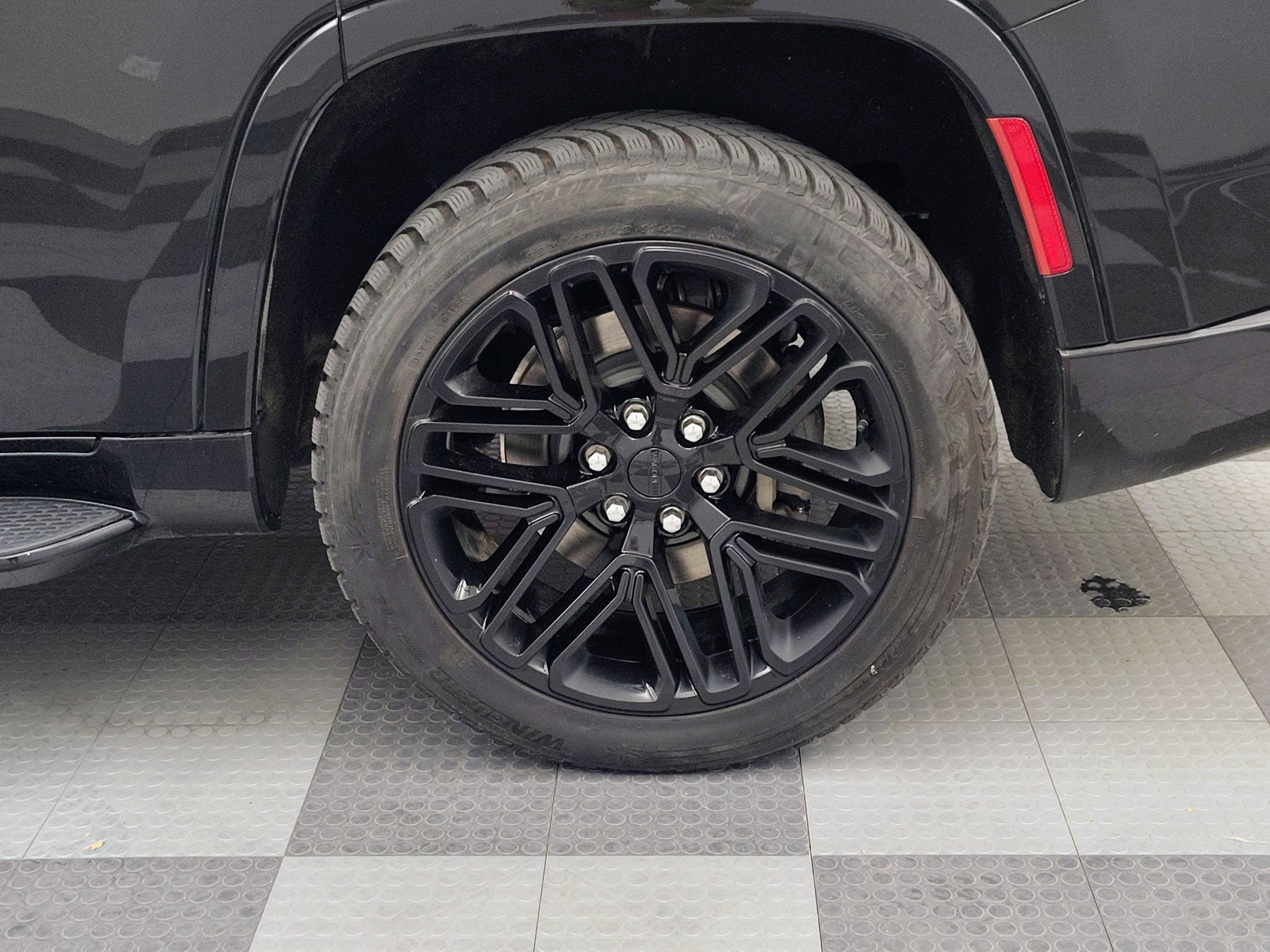2024 Jeep Wagoneer Series II Carbide