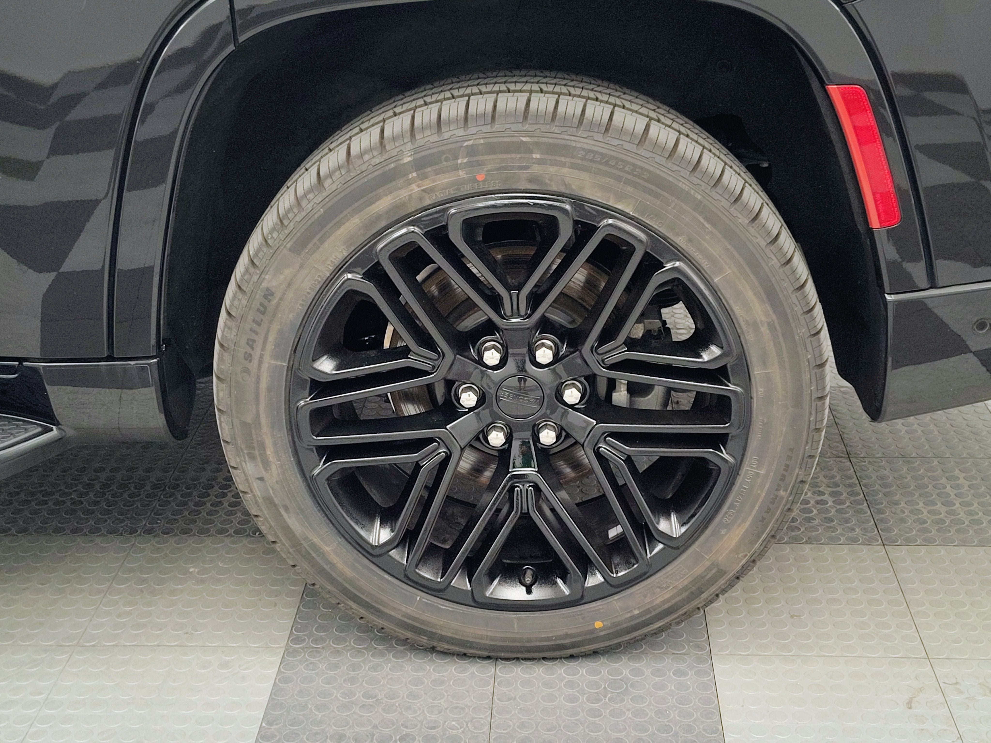2024 Jeep Wagoneer Series II Carbide
