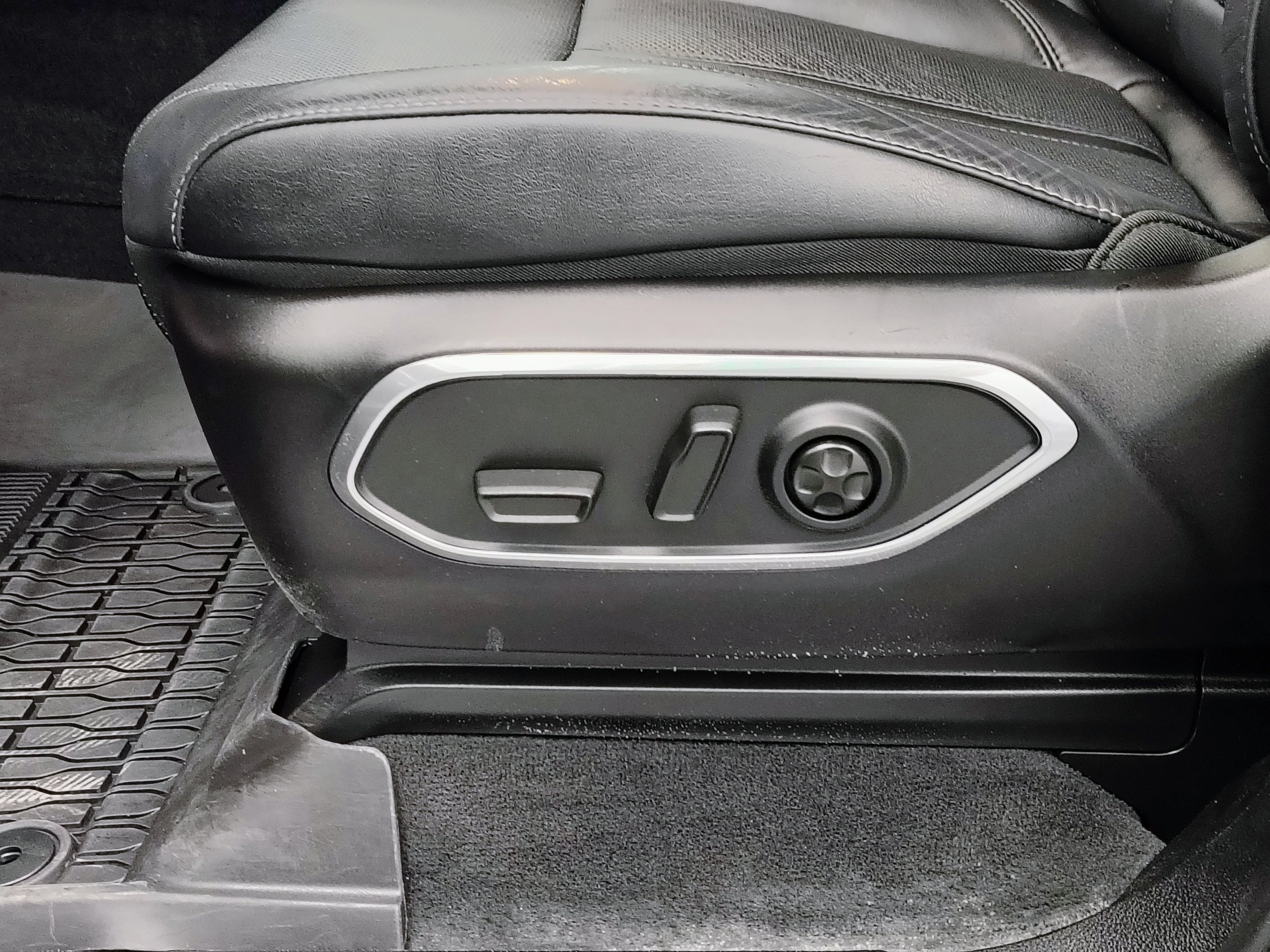 2024 Jeep Wagoneer Series II Carbide