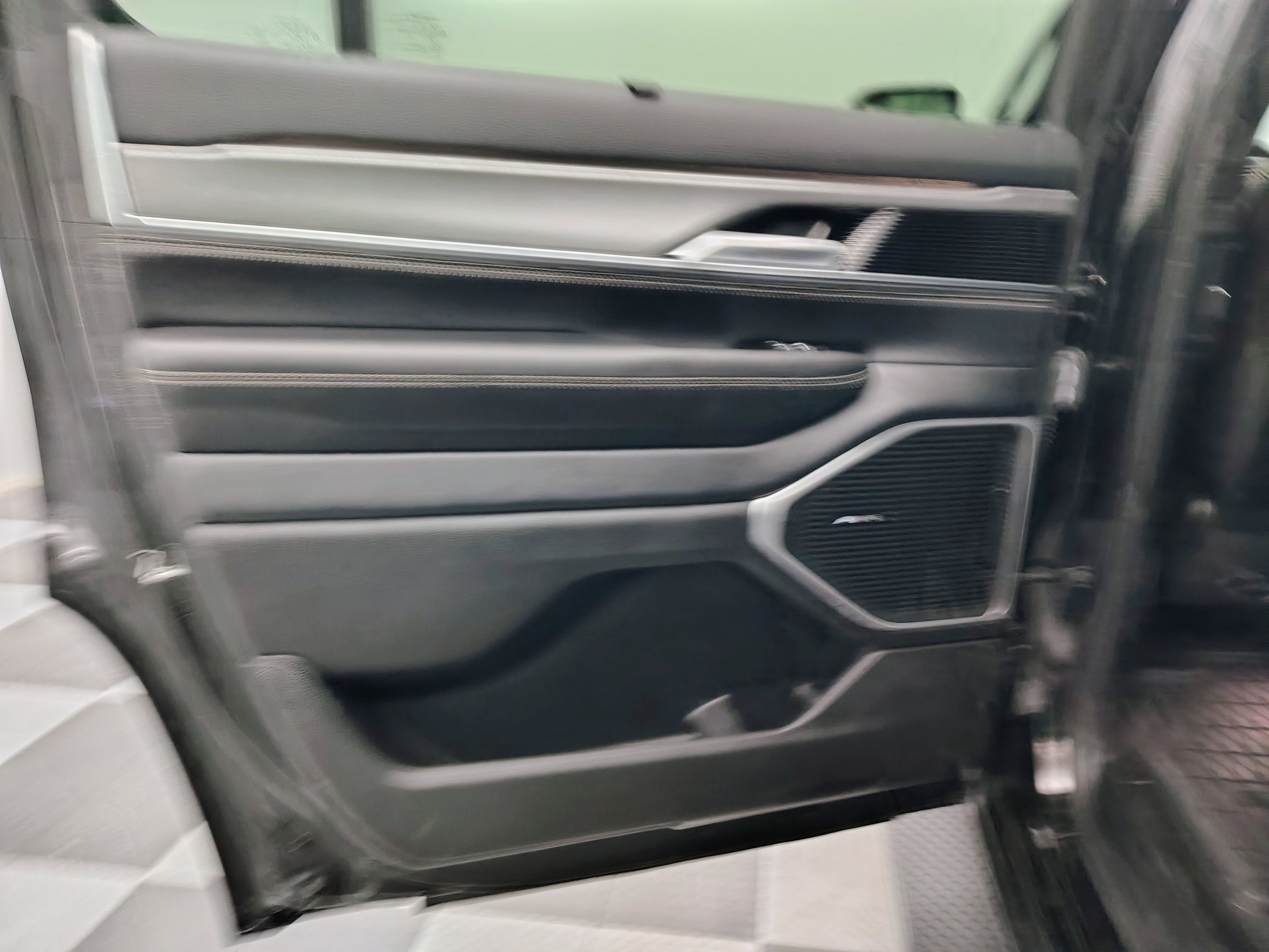 2024 Jeep Wagoneer Series II Carbide