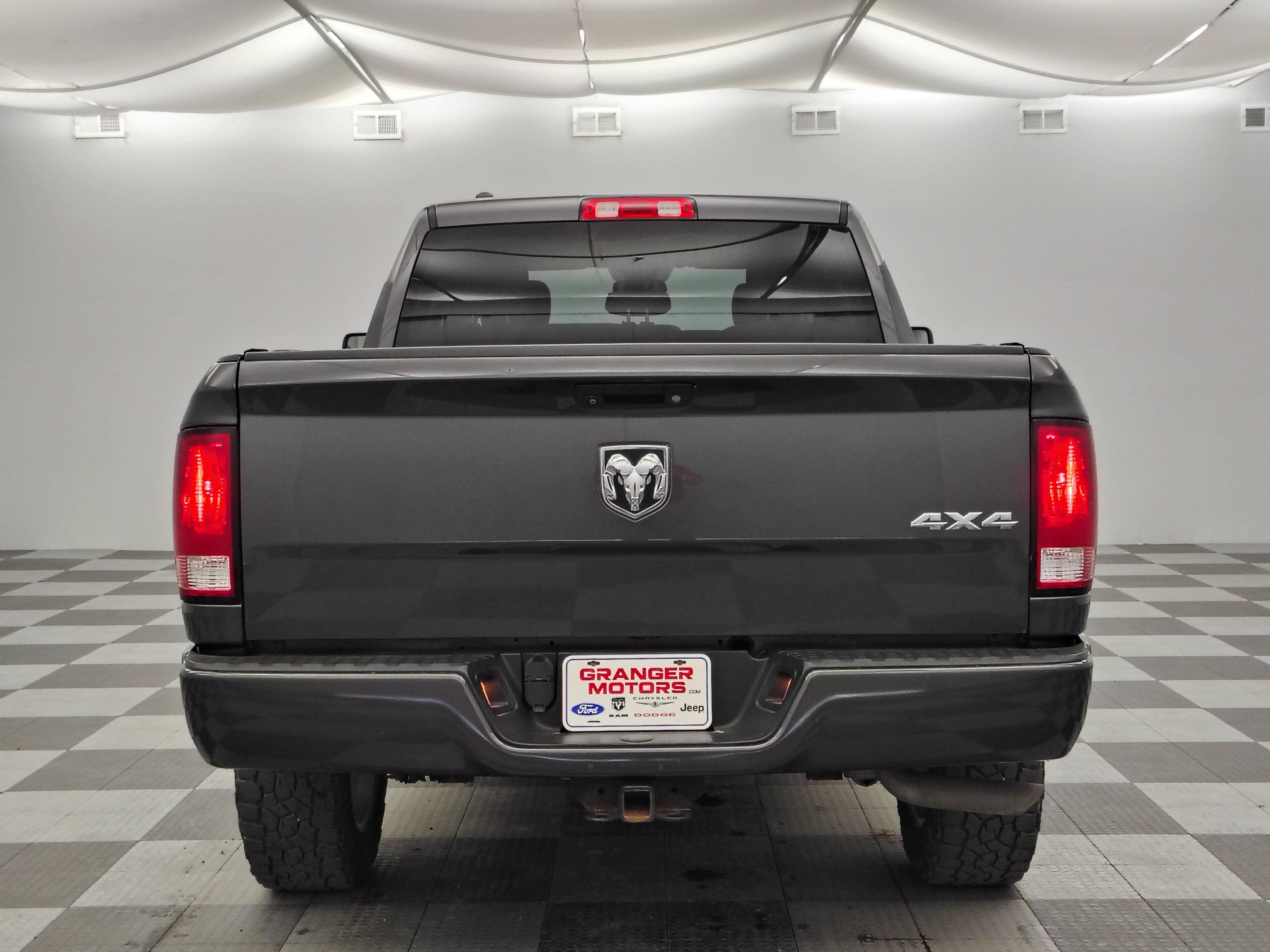2018 RAM 1500 ST