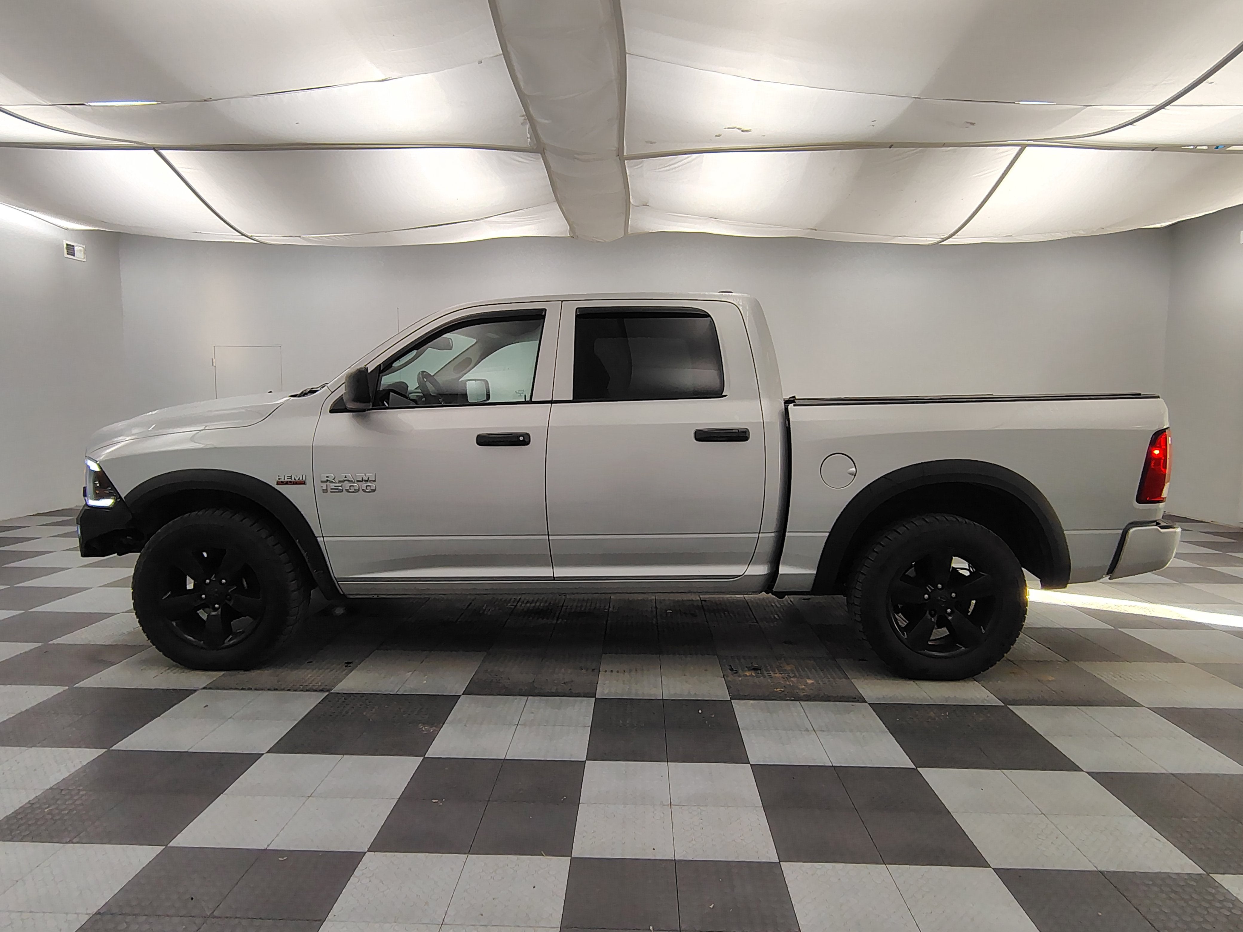 2018 RAM 1500 ST