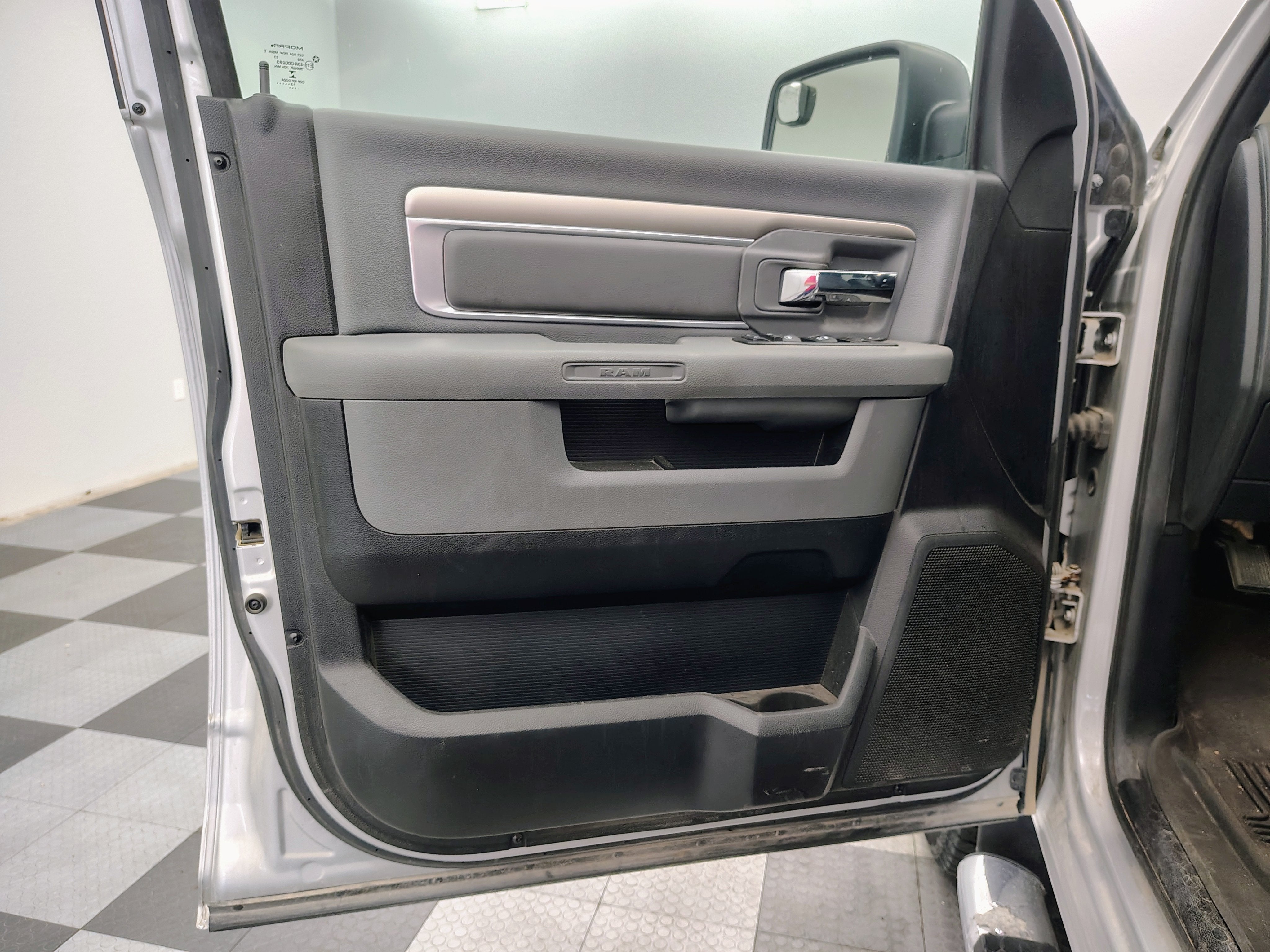 2014 RAM 1500 SLT