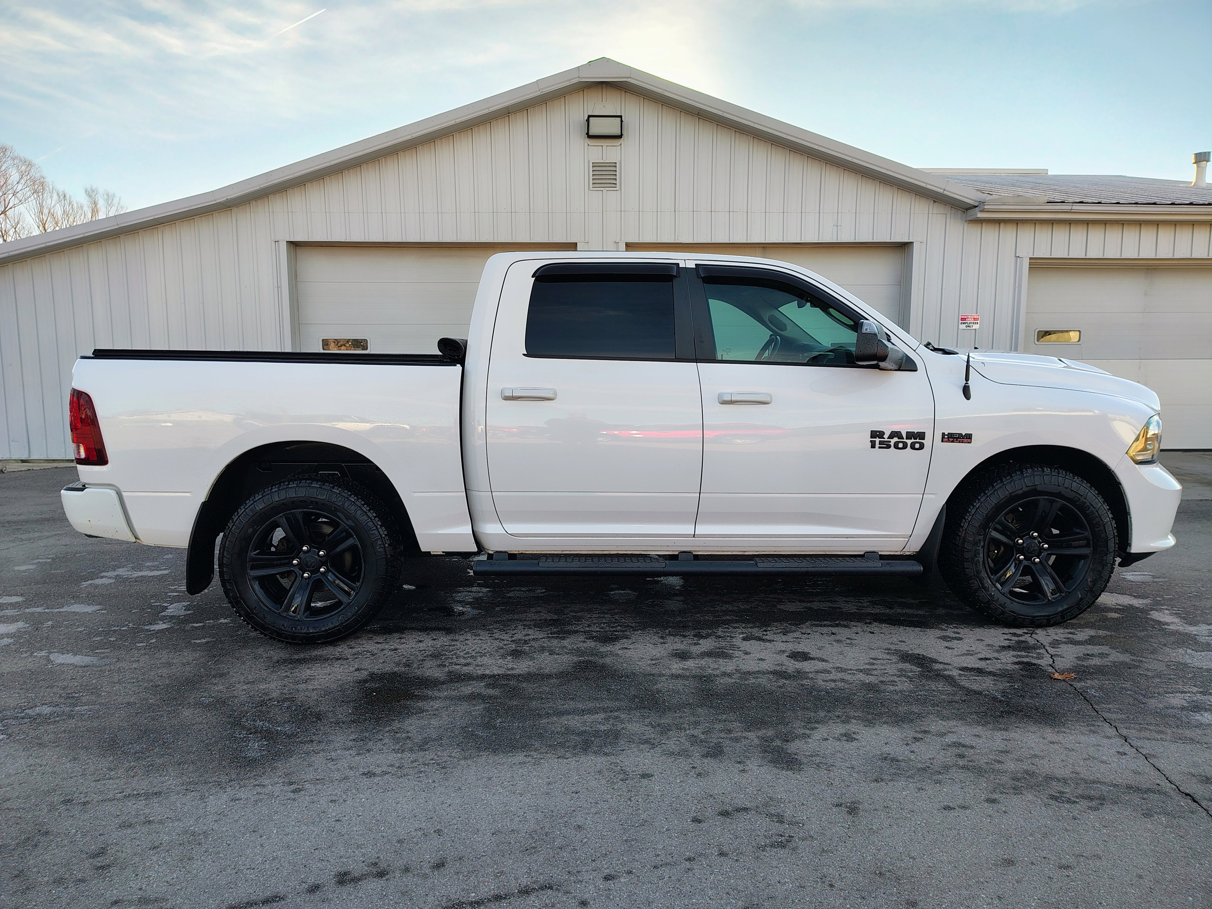 2016 RAM 1500 Sport