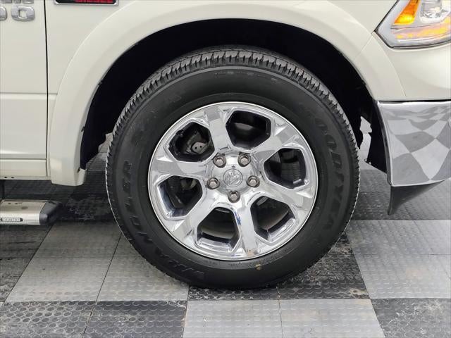 2018 RAM 1500 Laramie Crew Cab 4x4 5'7' Box