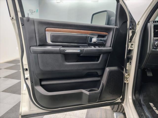 2018 RAM 1500 Laramie Crew Cab 4x4 5'7' Box