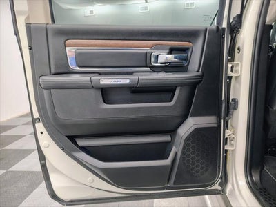2018 RAM 1500 Laramie Crew Cab 4x4 5'7' Box
