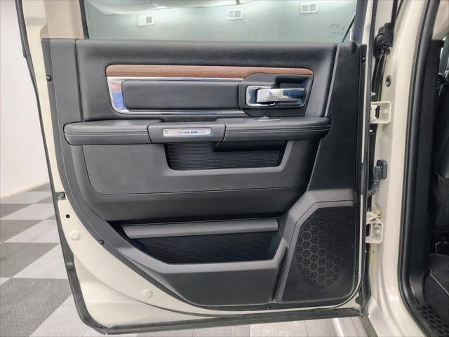 2018 RAM 1500 Laramie Crew Cab 4x4 5'7' Box